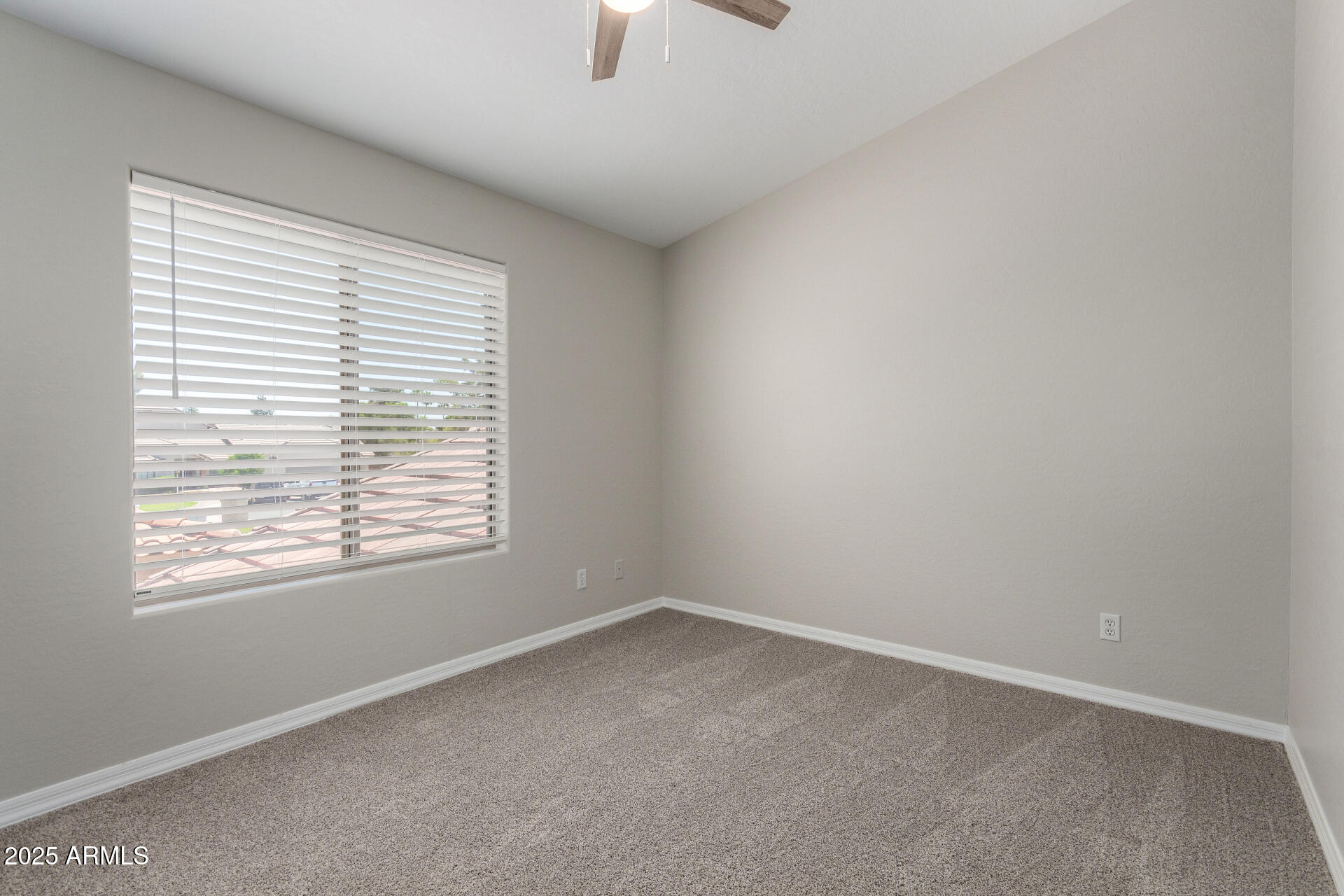 2213 N ASHBROOK Circle