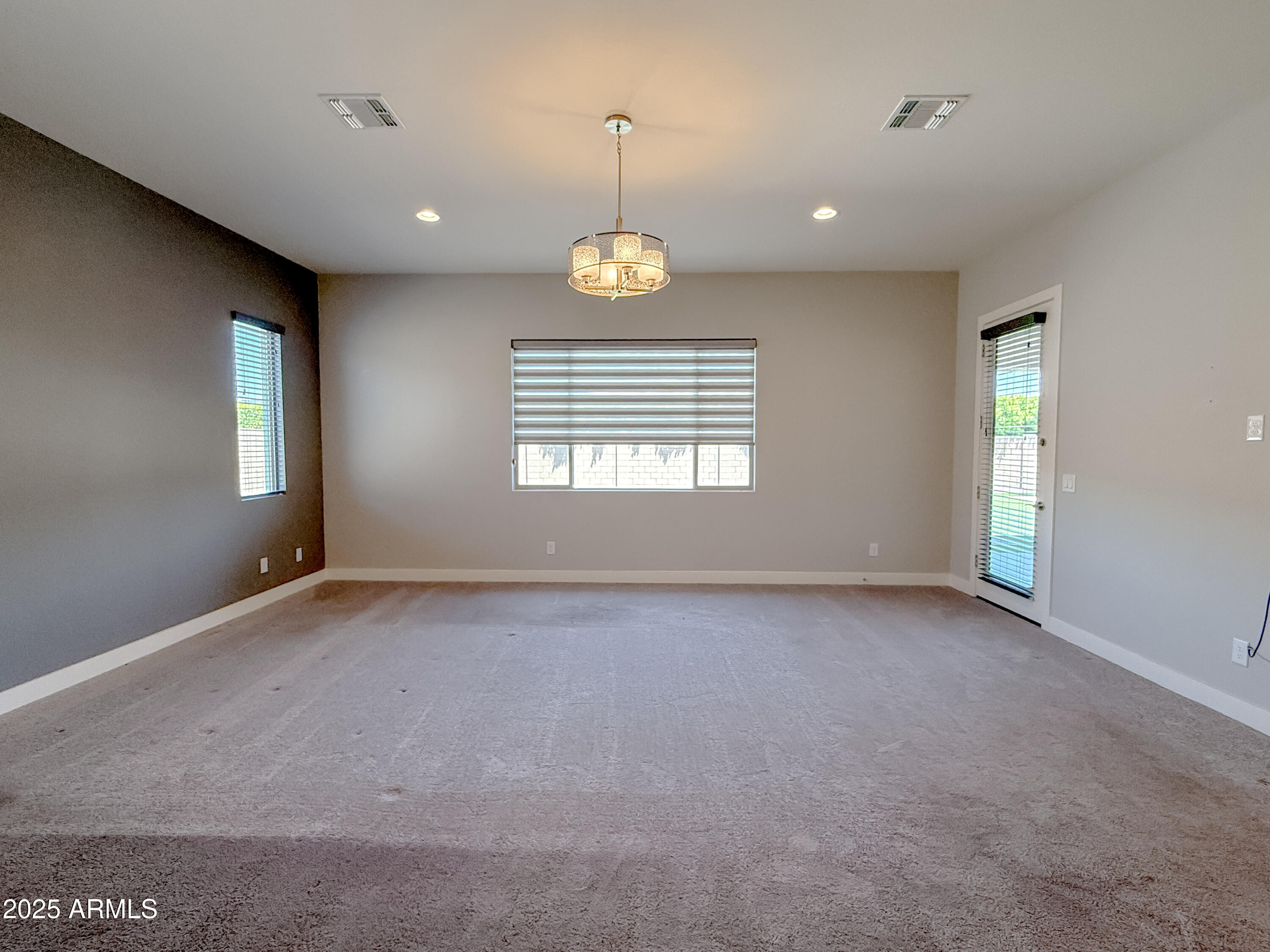 23060 E SONOQUI Boulevard