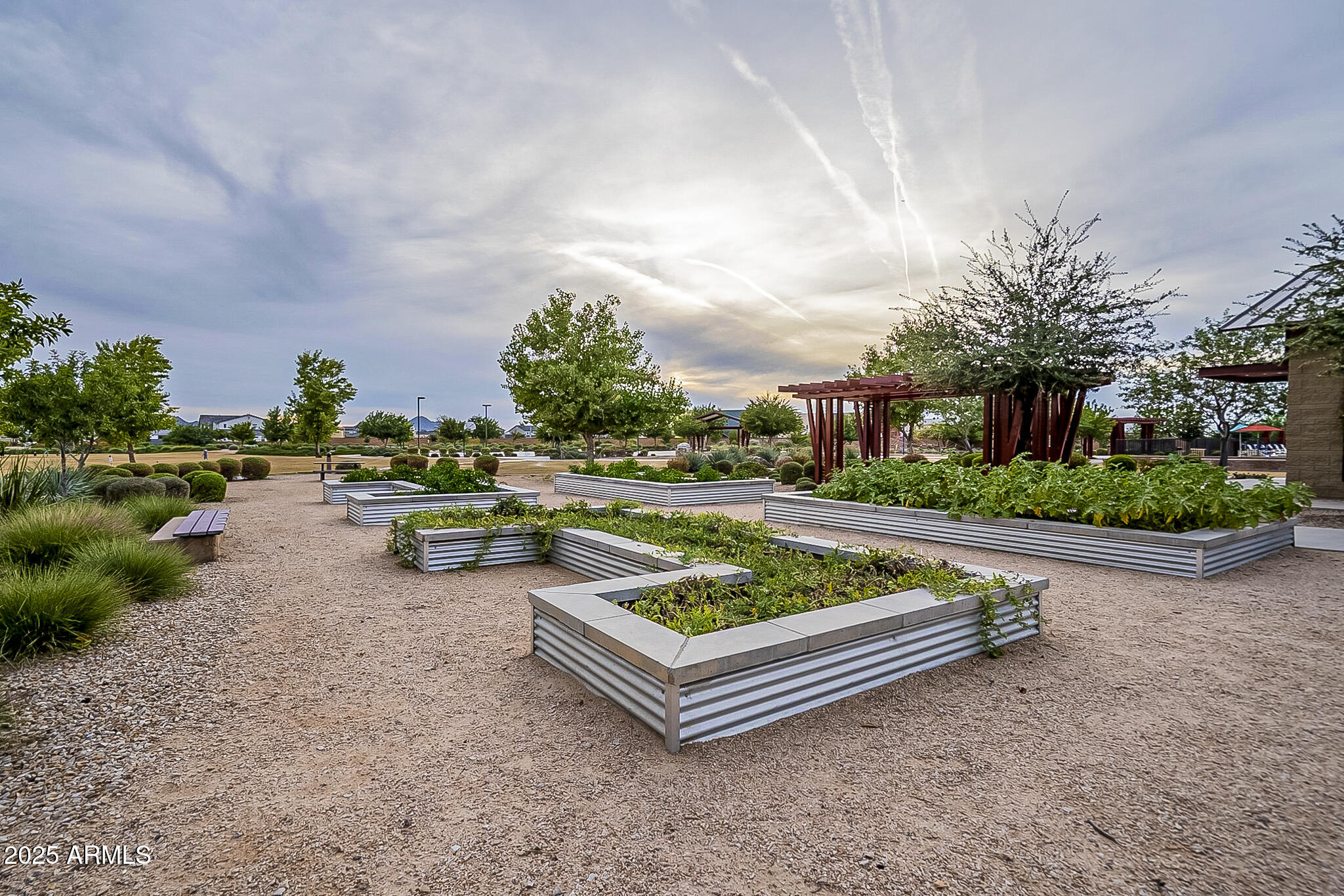 23060 E SONOQUI Boulevard