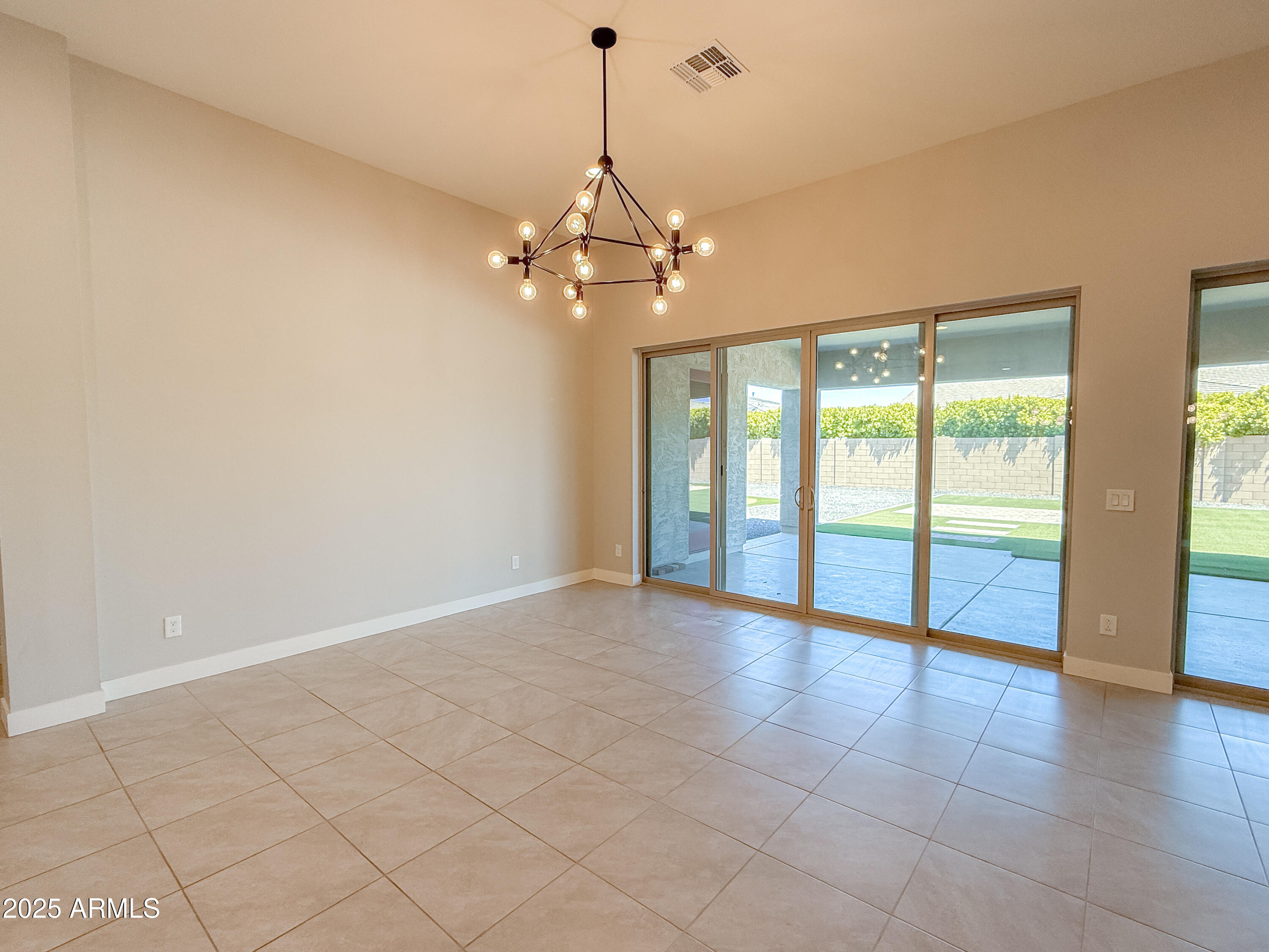 23060 E SONOQUI Boulevard