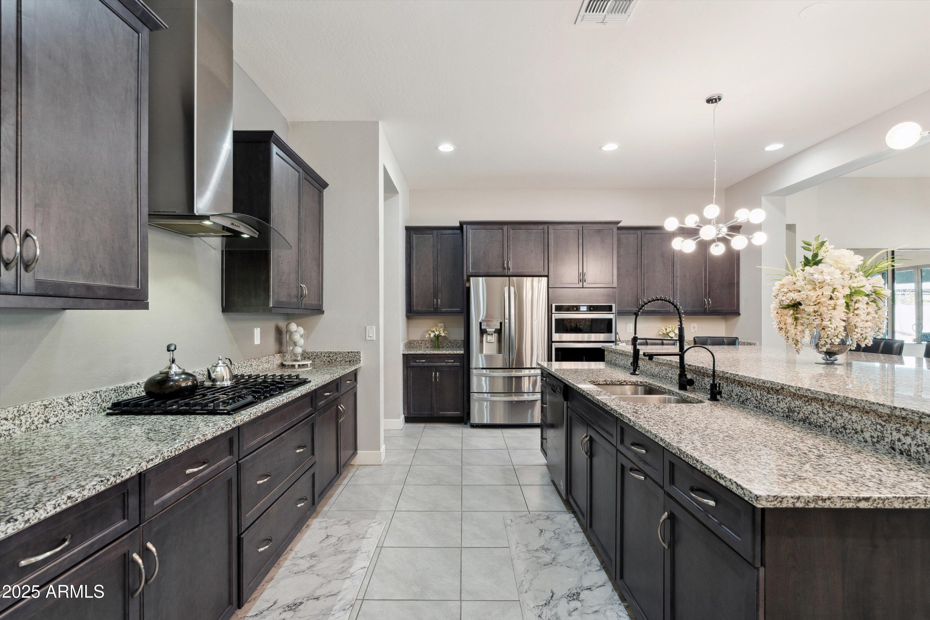 23060 E SONOQUI Boulevard