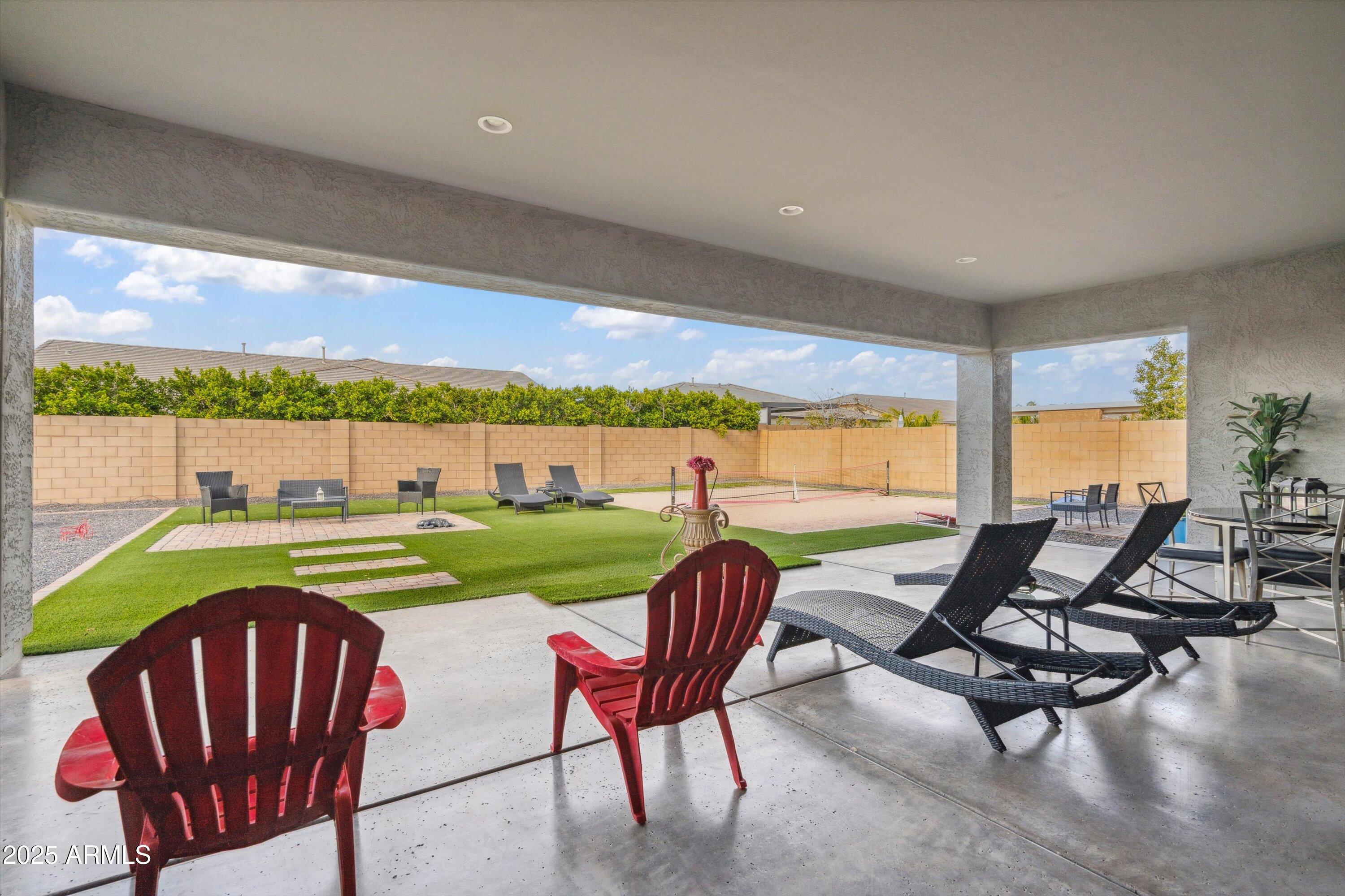 23060 E SONOQUI Boulevard