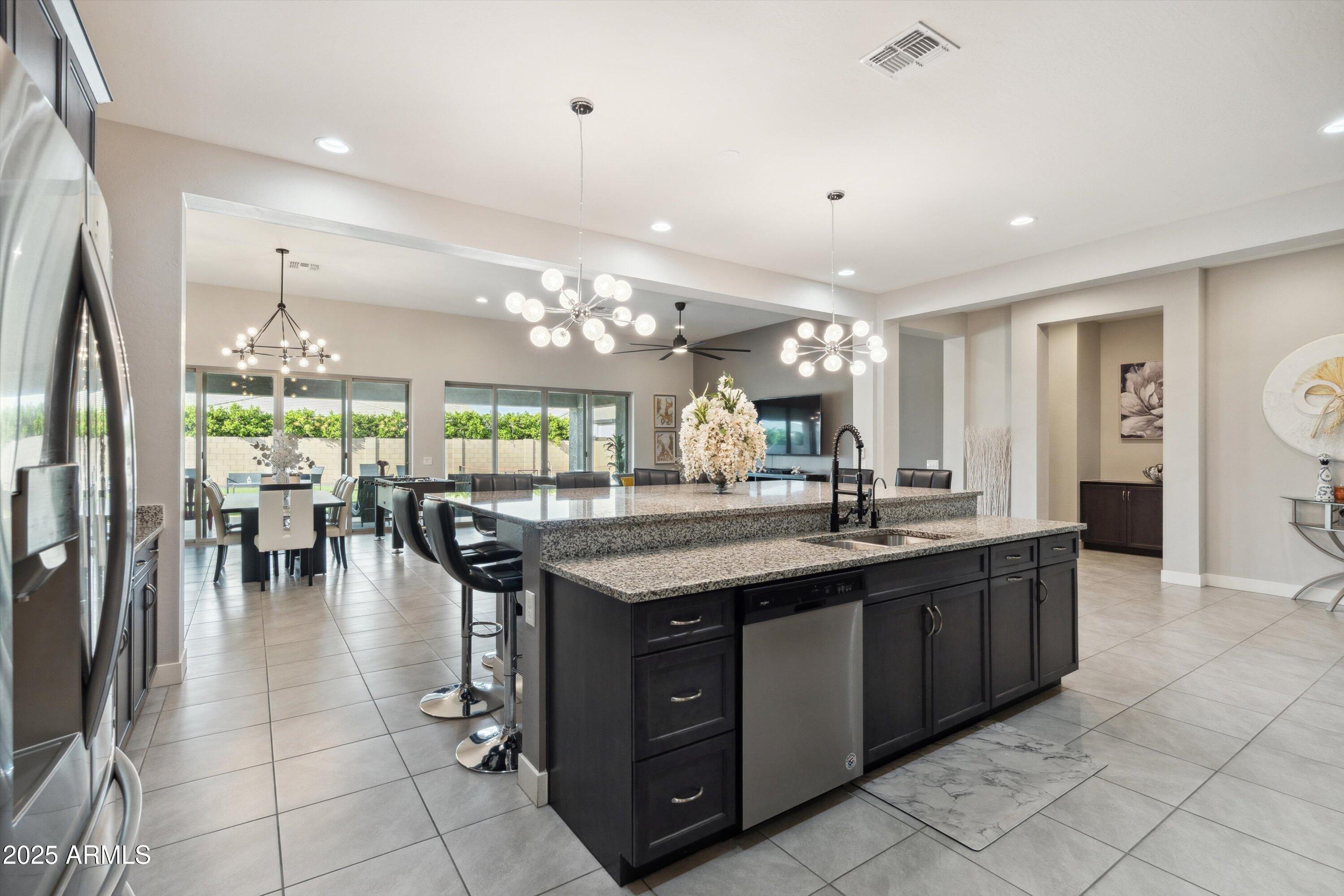 23060 E SONOQUI Boulevard