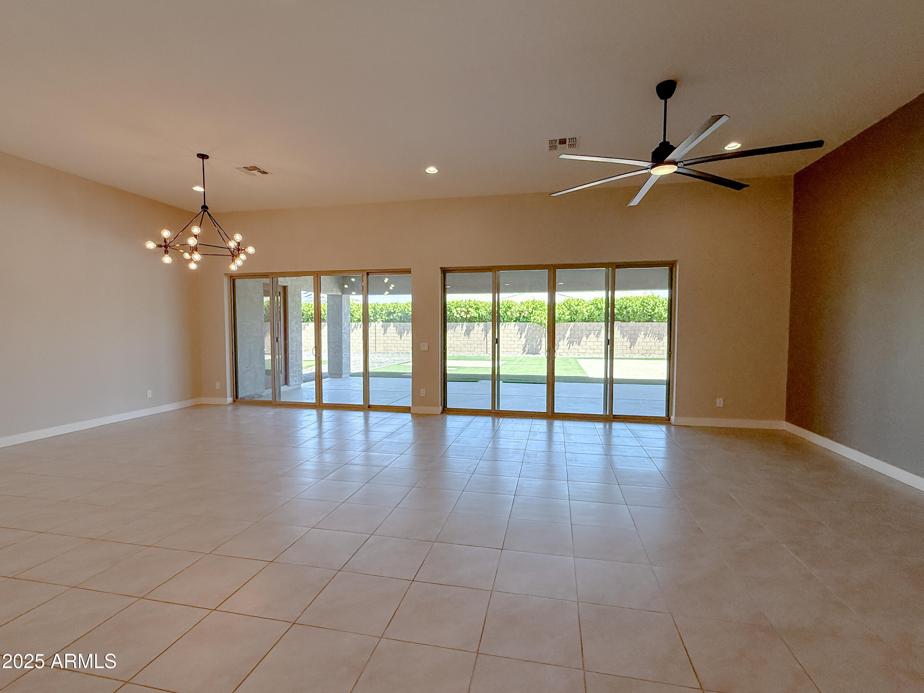 23060 E SONOQUI Boulevard