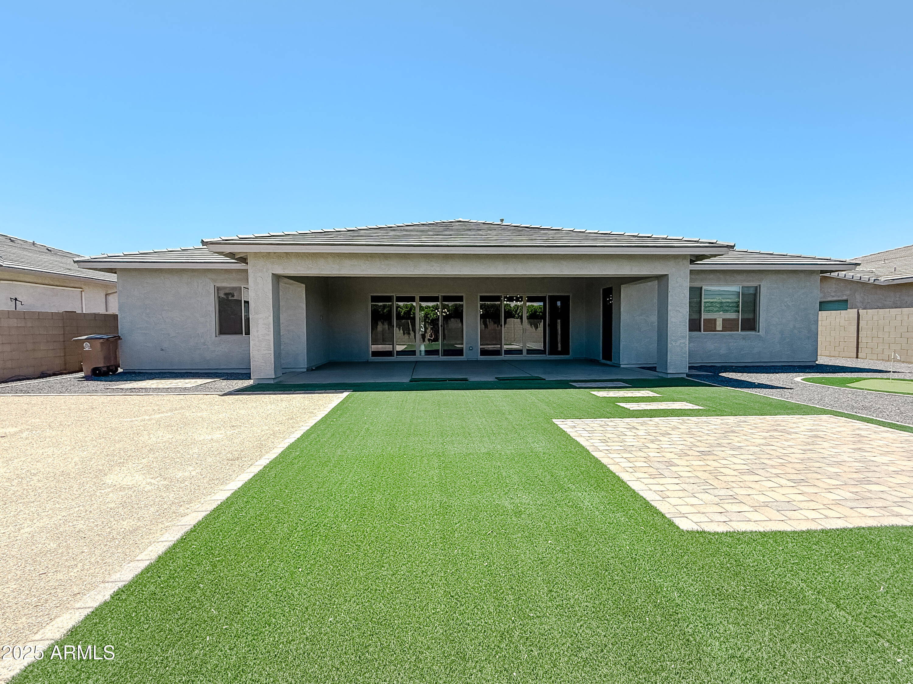 23060 E SONOQUI Boulevard