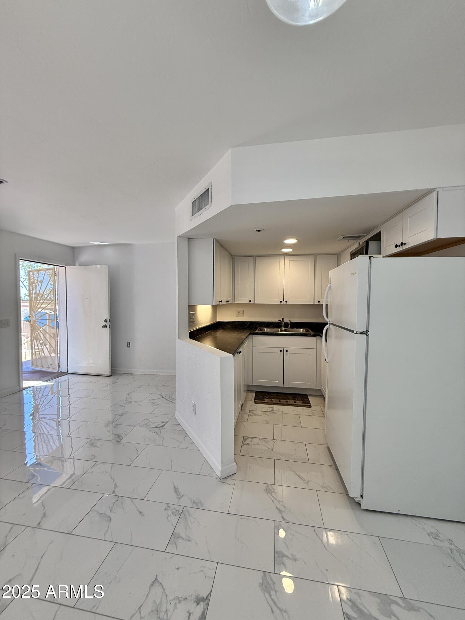 12221 W BELL Road 363