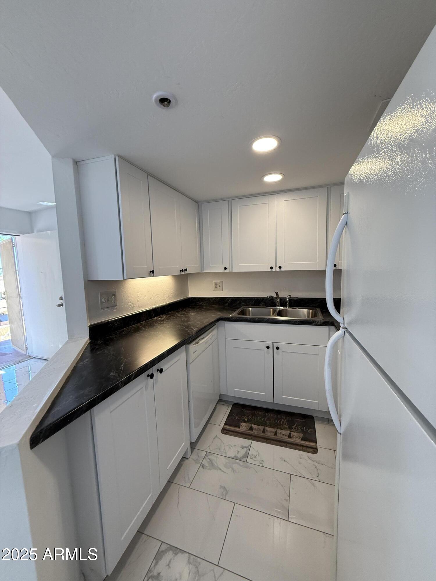 12221 W BELL Road 363