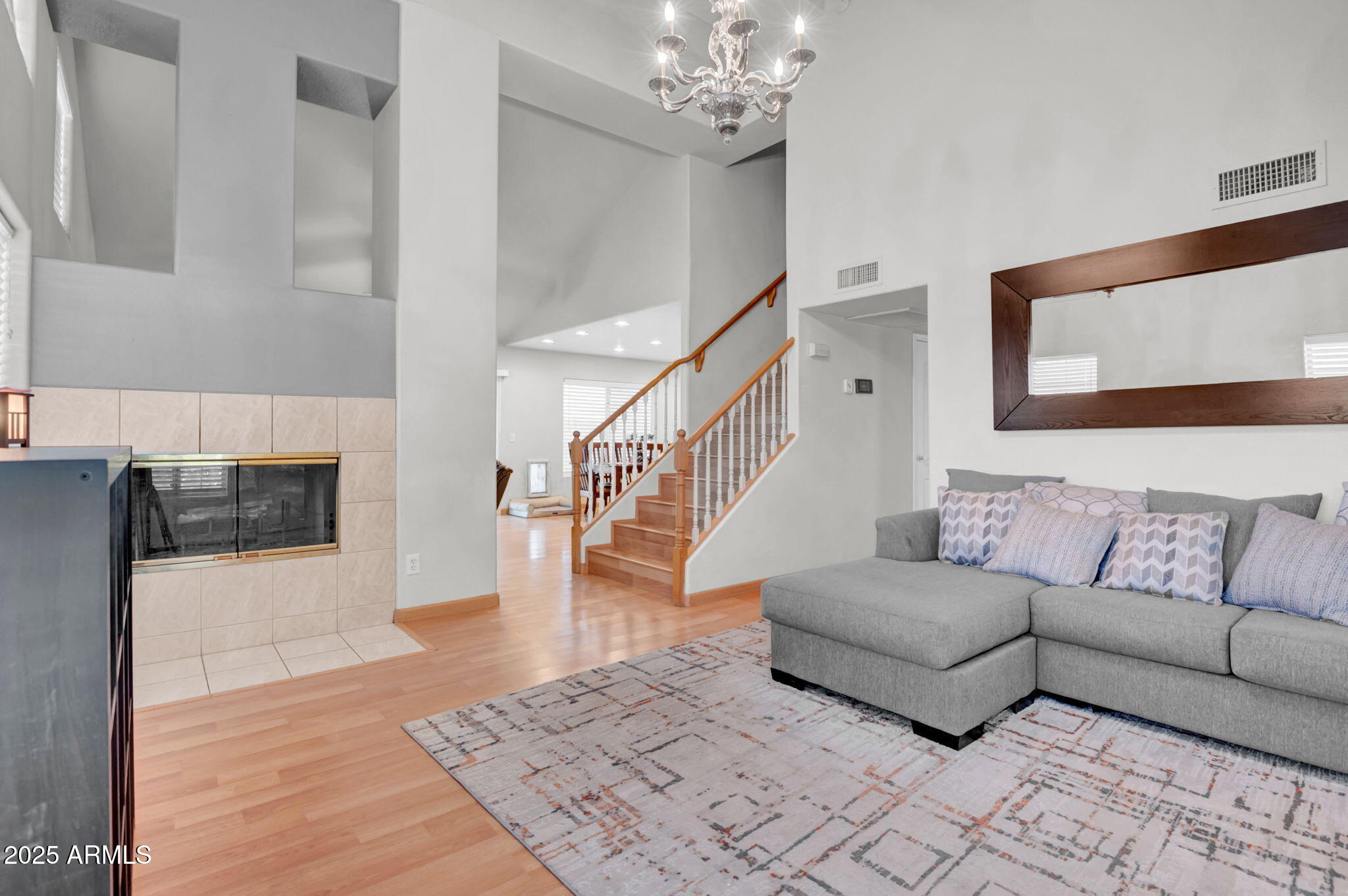 1949 E AIRE LIBRE Avenue