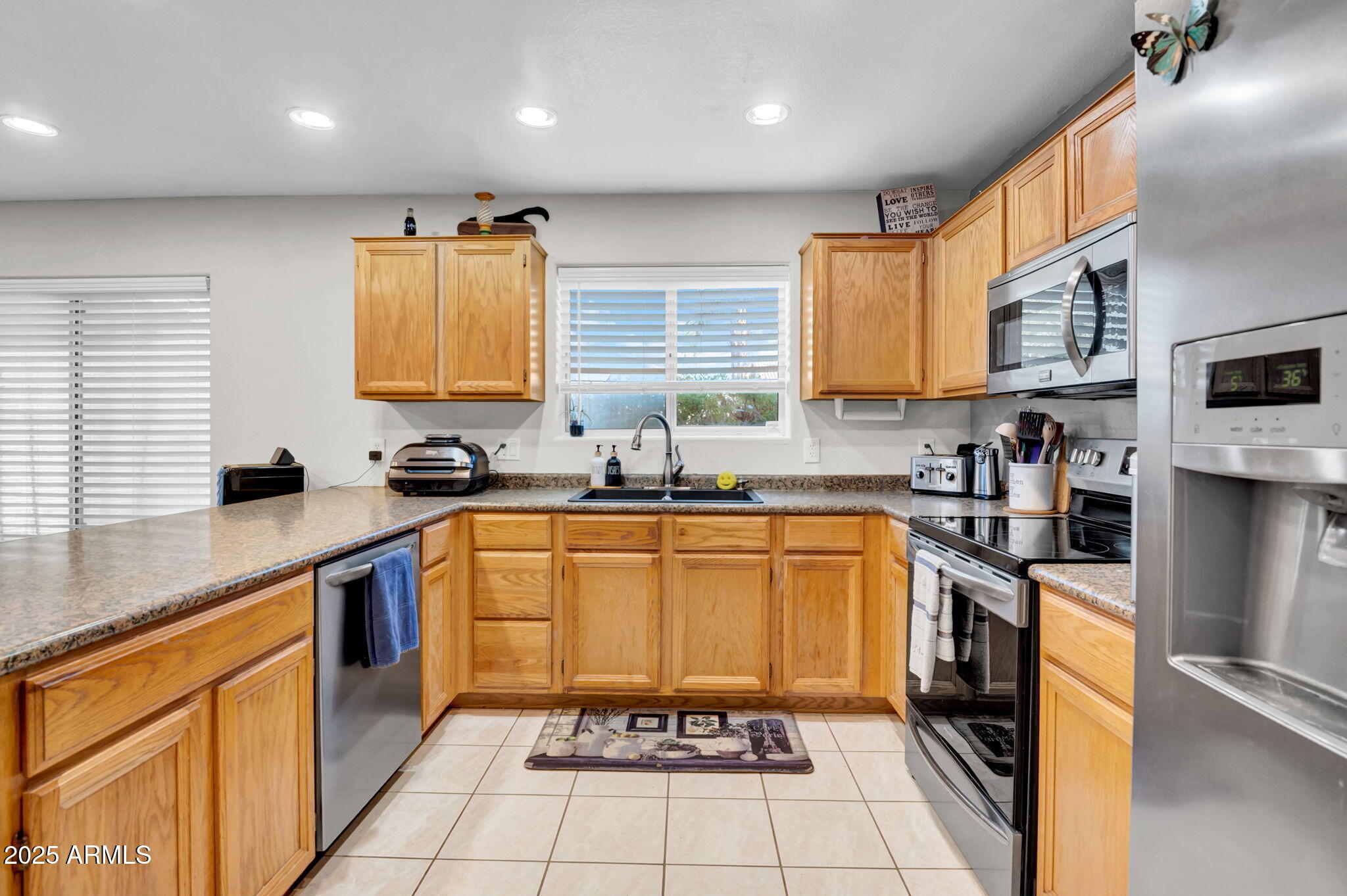 1949 E AIRE LIBRE Avenue