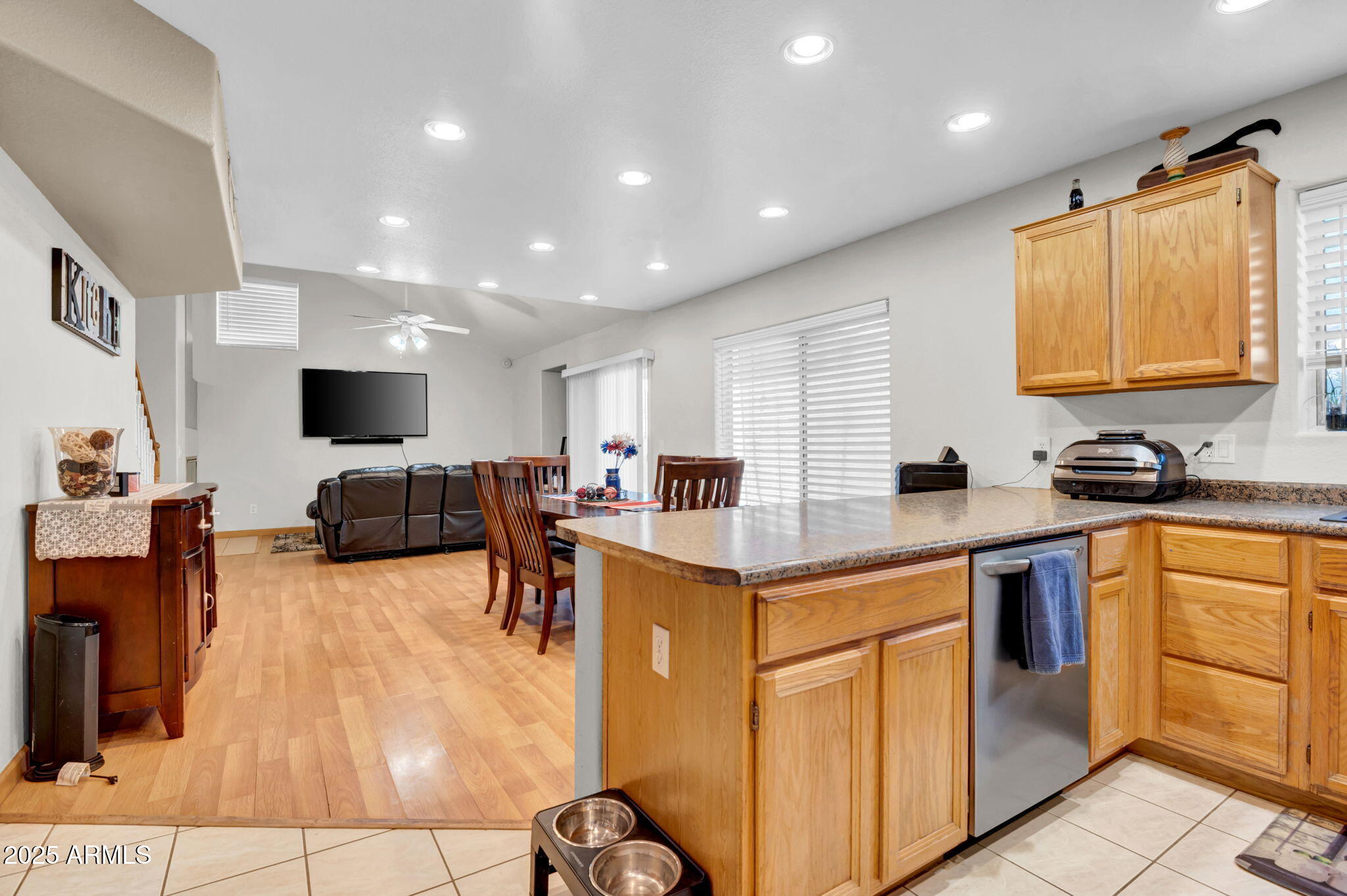 1949 E AIRE LIBRE Avenue