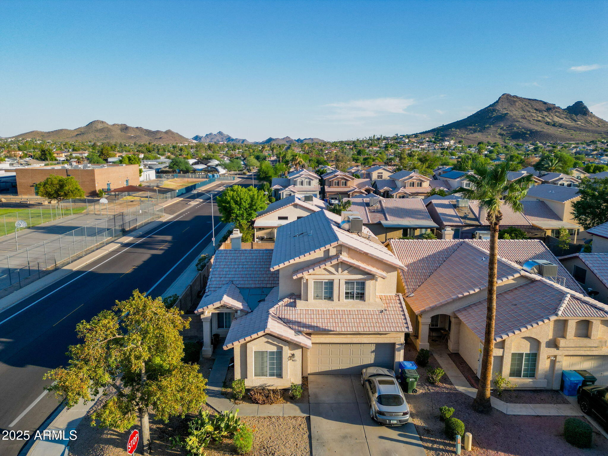 1949 E AIRE LIBRE Avenue