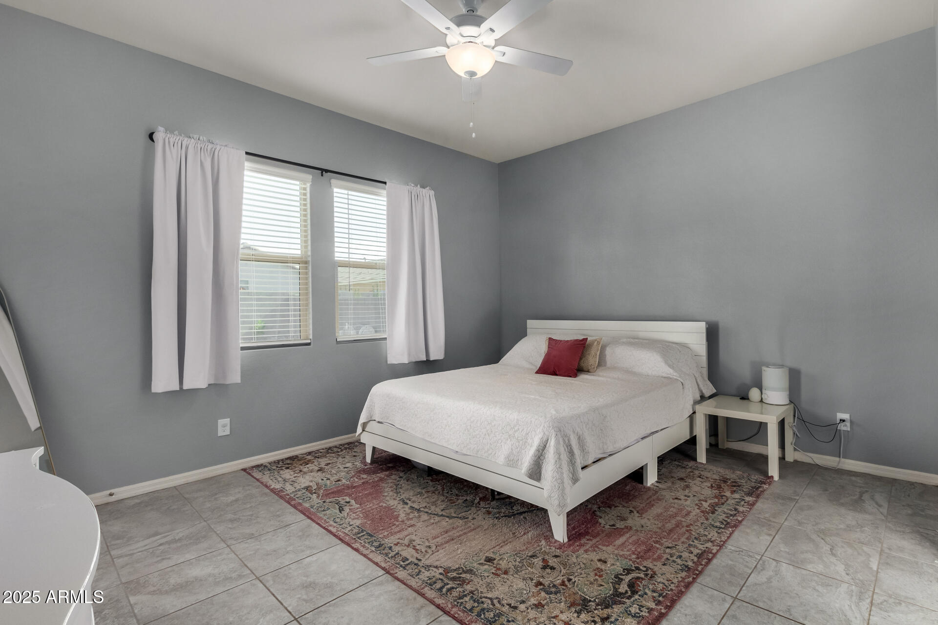 2857 W SANTA FE Drive