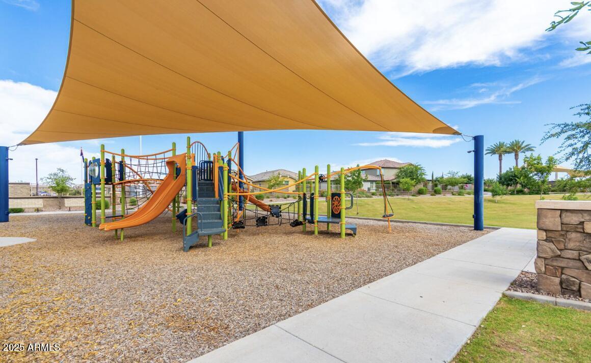 2857 W SANTA FE Drive