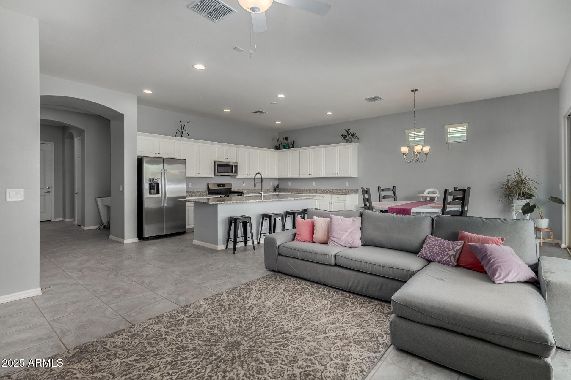 2857 W SANTA FE Drive