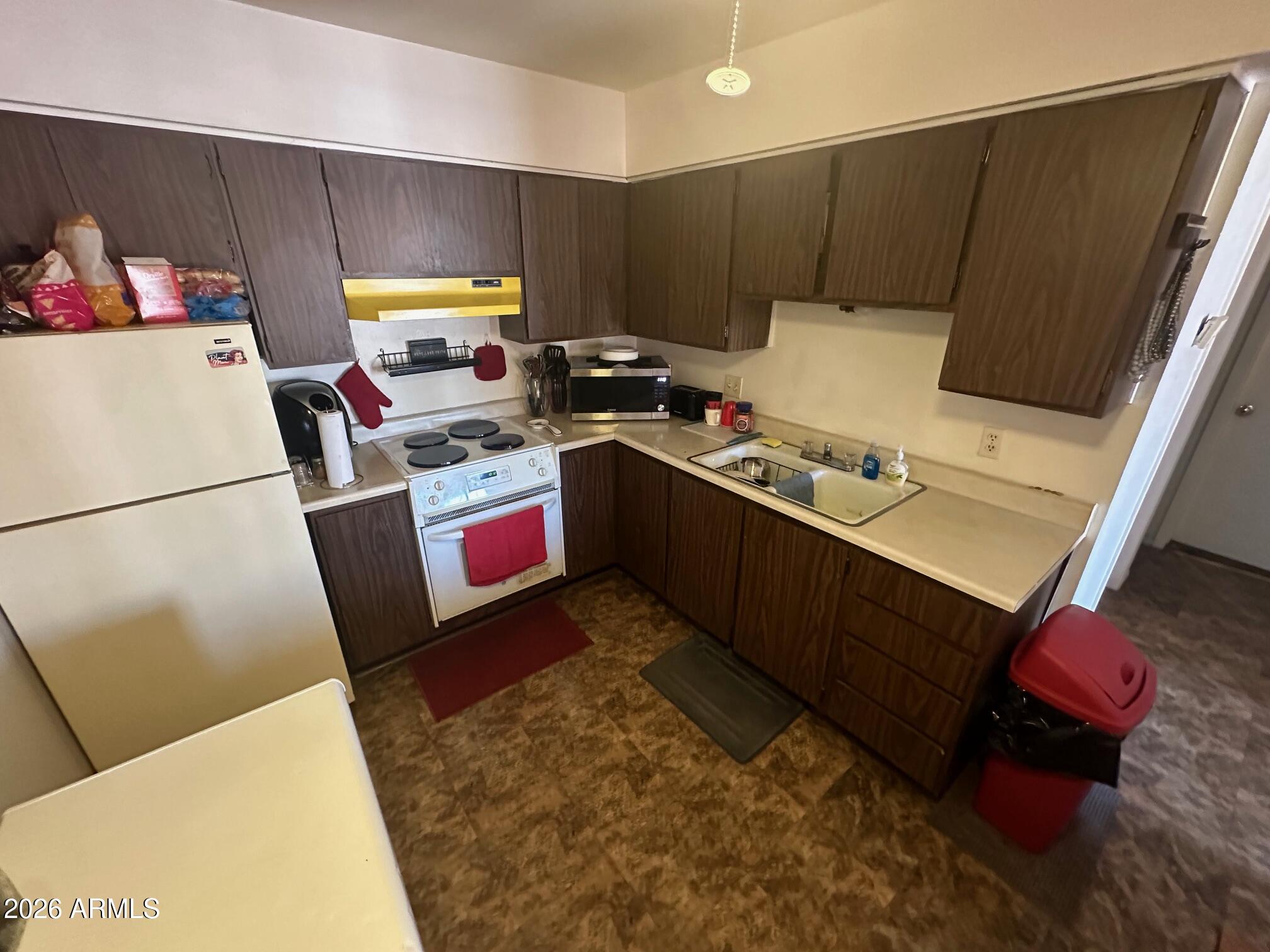 1145 W SOUTHERN Avenue