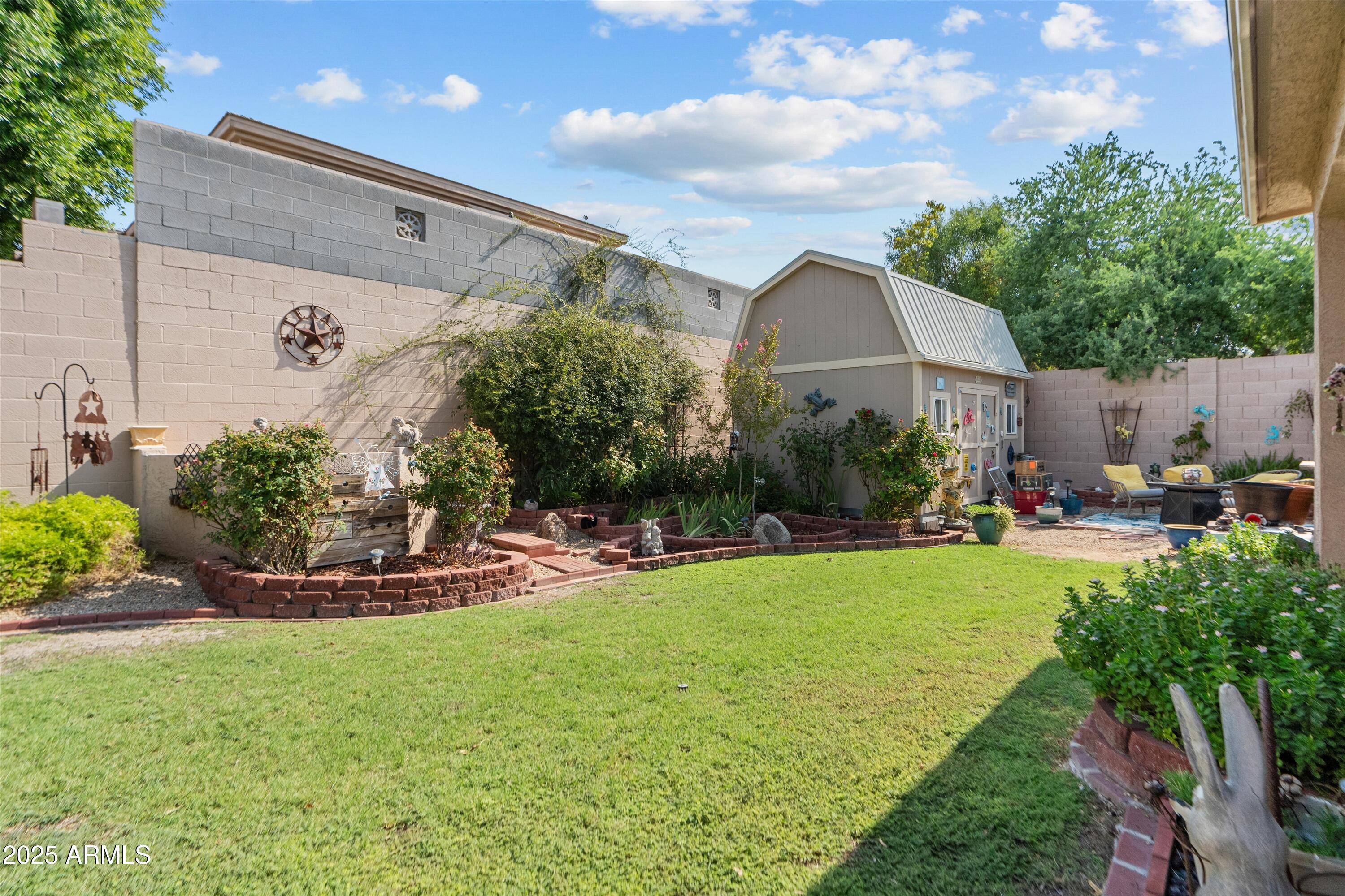 2715 E VISTA Drive