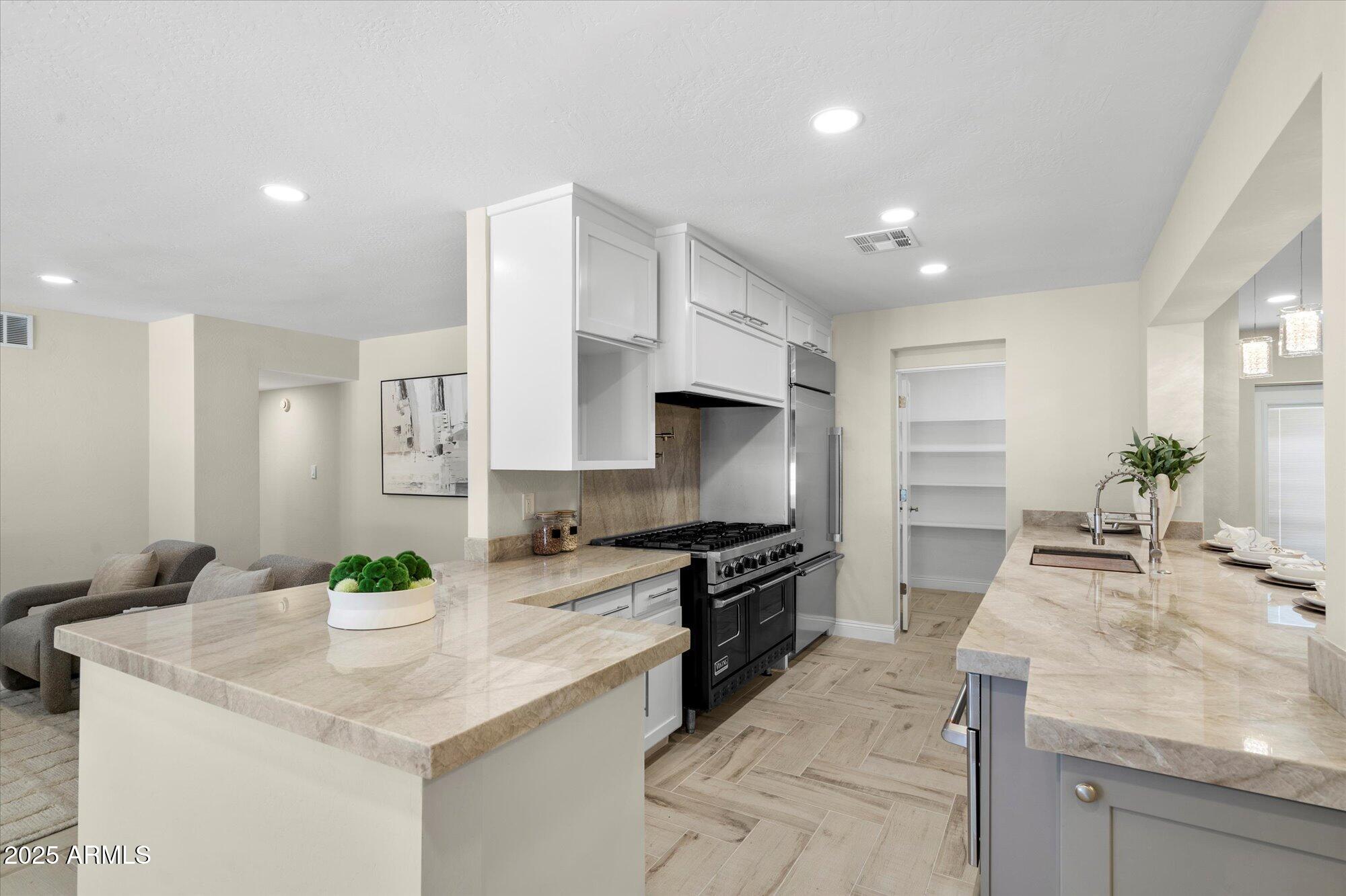 5217 N 18TH Place
