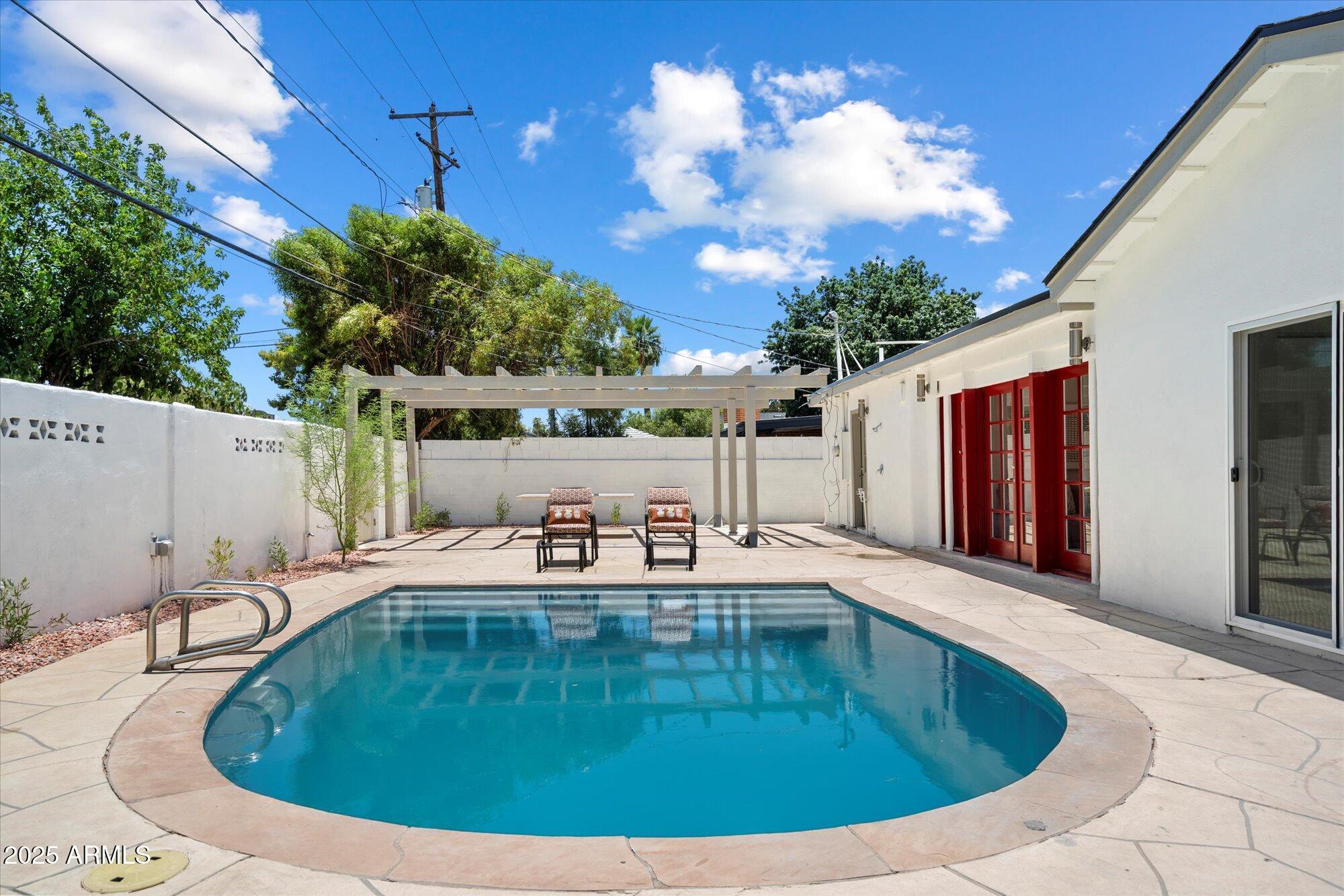 5217 N 18TH Place