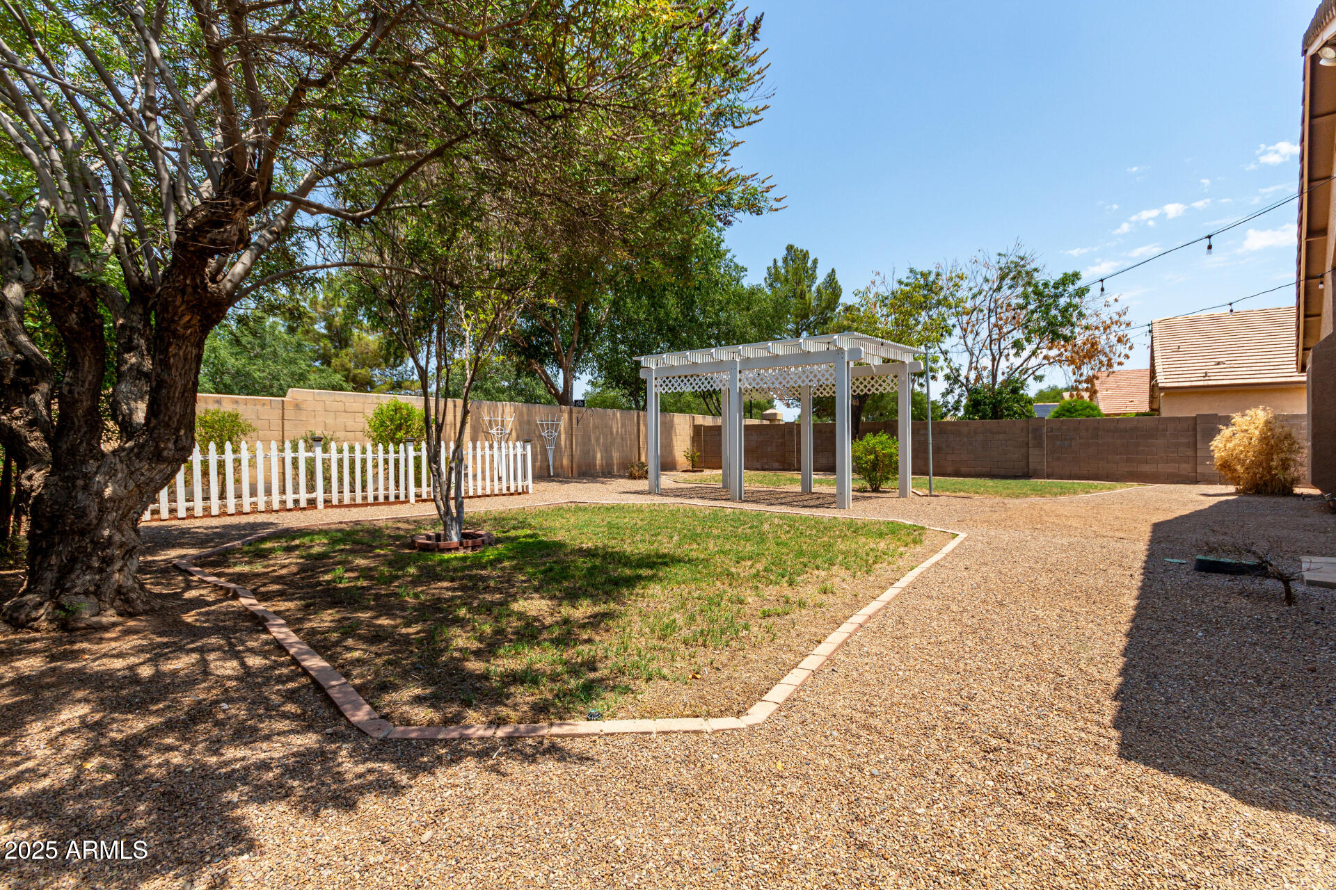 2236 E SARATOGA Street