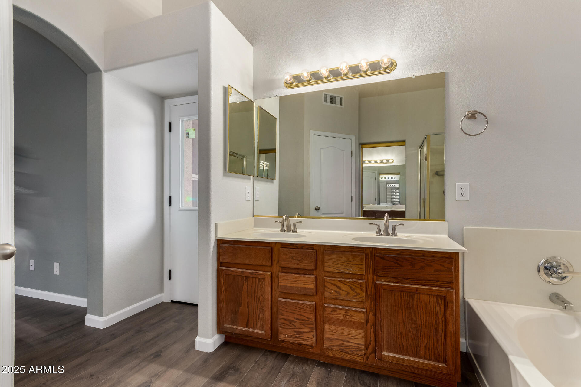 2236 E SARATOGA Street