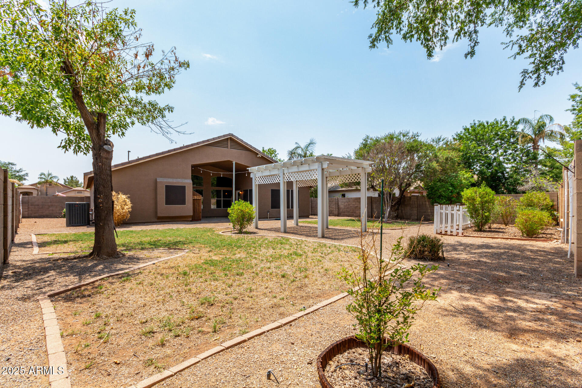 2236 E SARATOGA Street