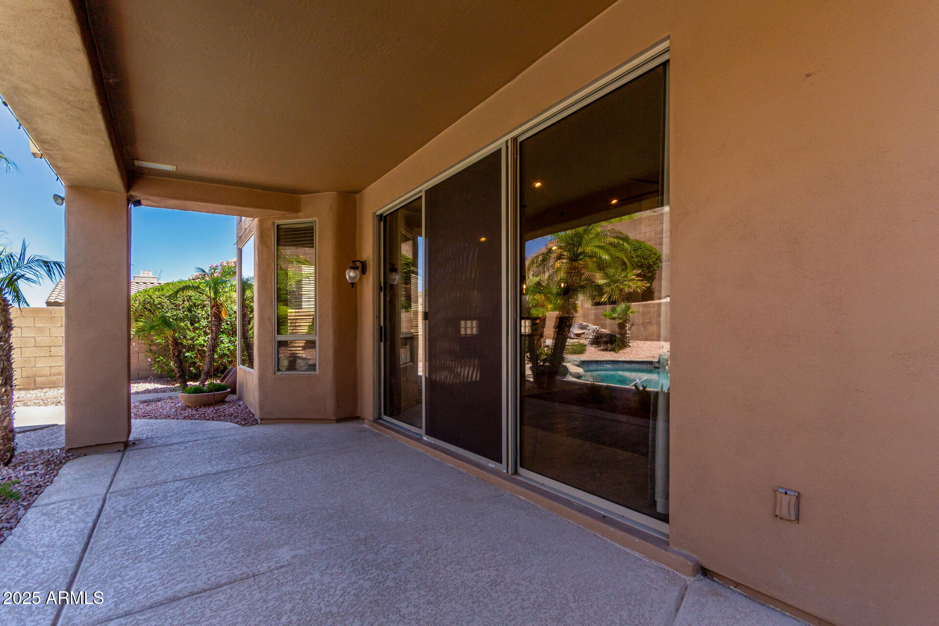 408 E SILVERWOOD Drive