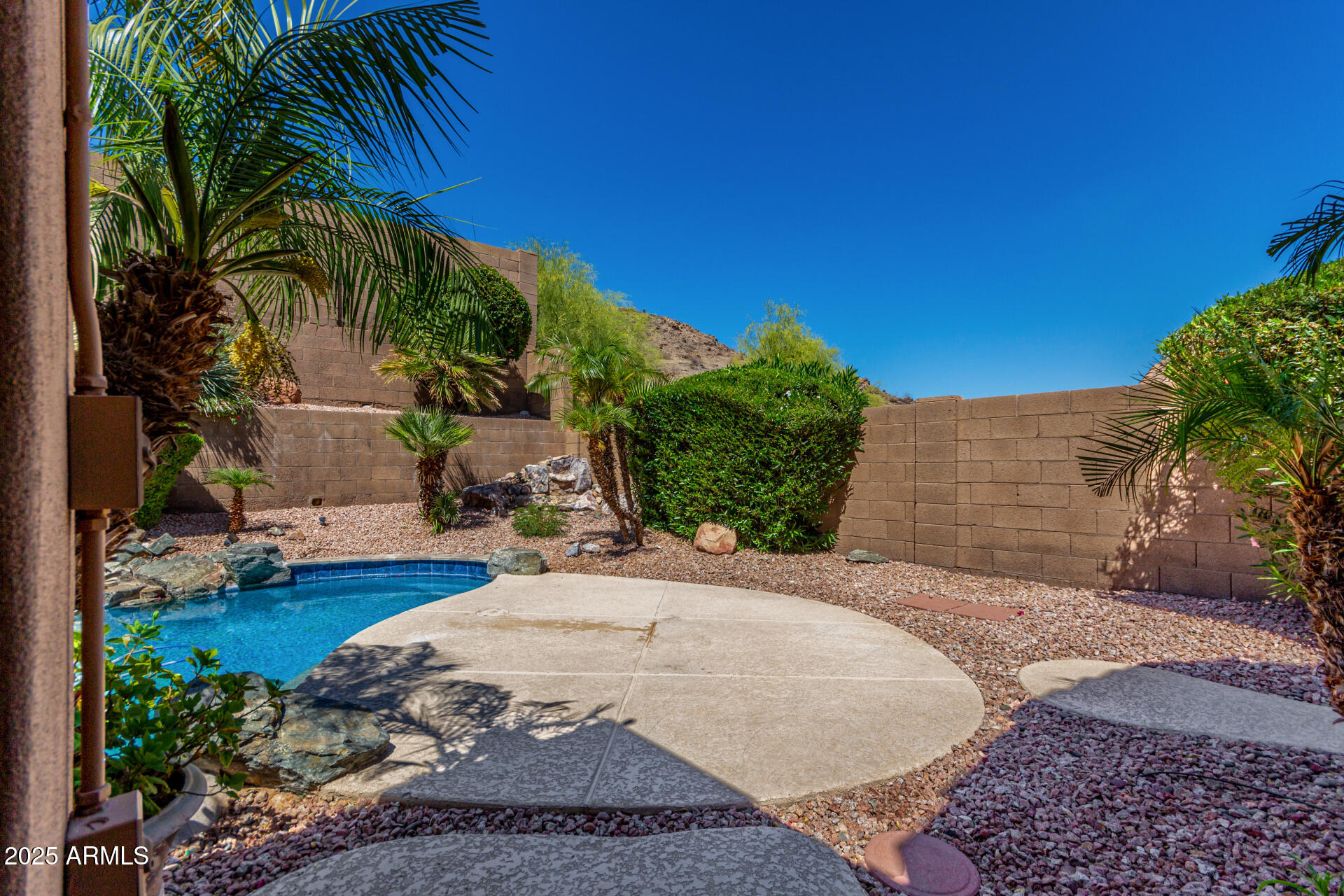 408 E SILVERWOOD Drive