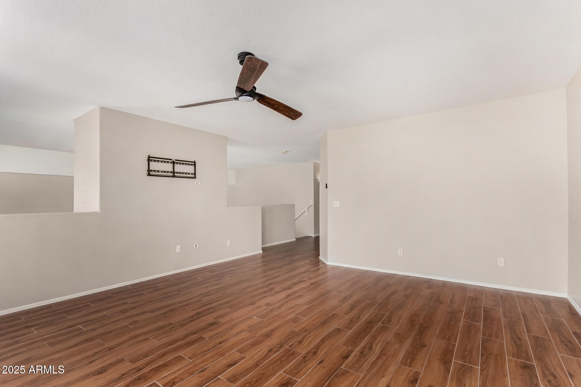408 E SILVERWOOD Drive
