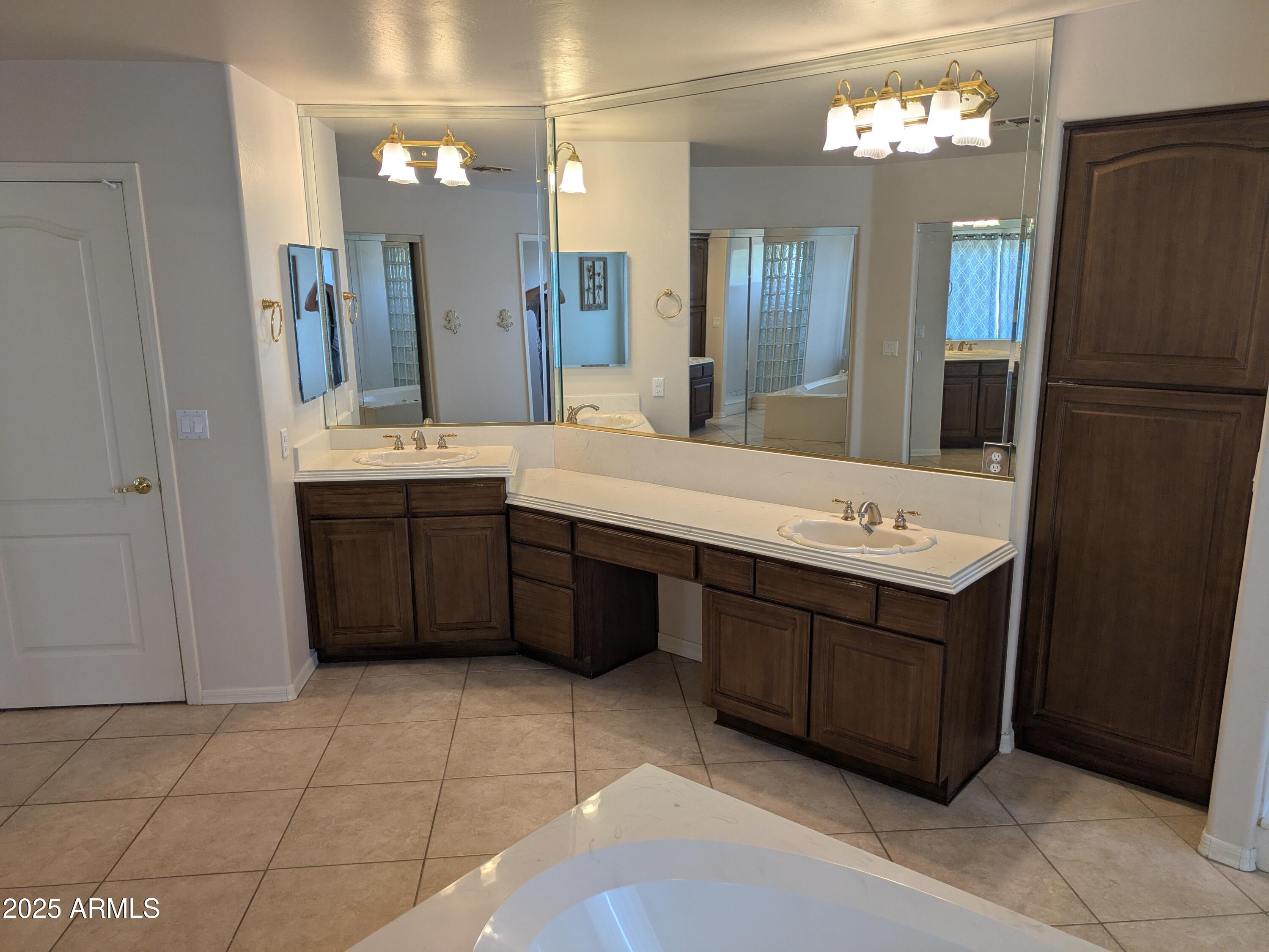 1548 E ESTRID Avenue