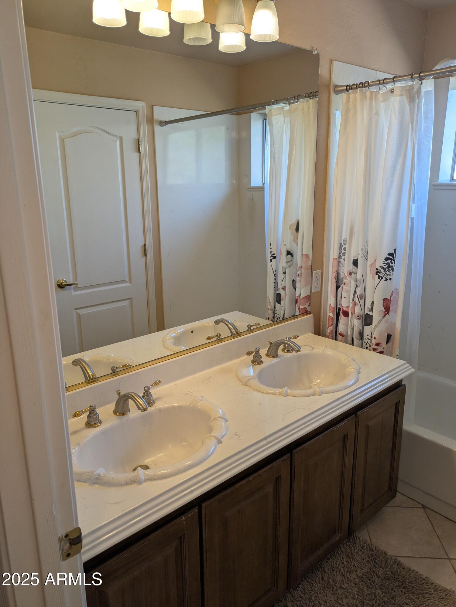 1548 E ESTRID Avenue