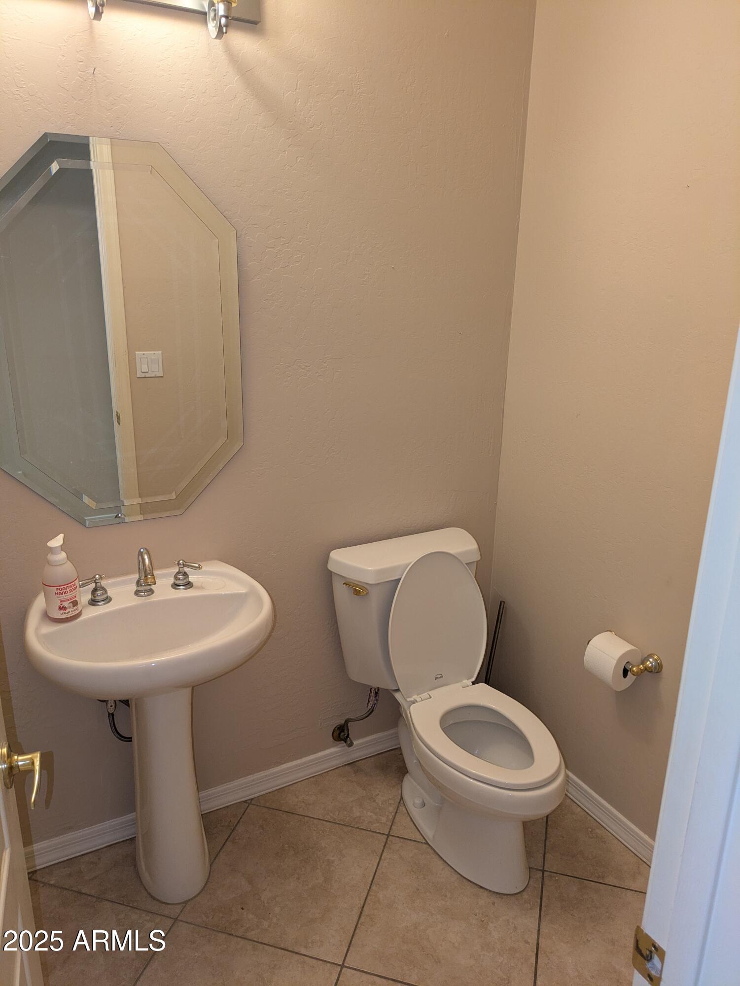 1548 E ESTRID Avenue