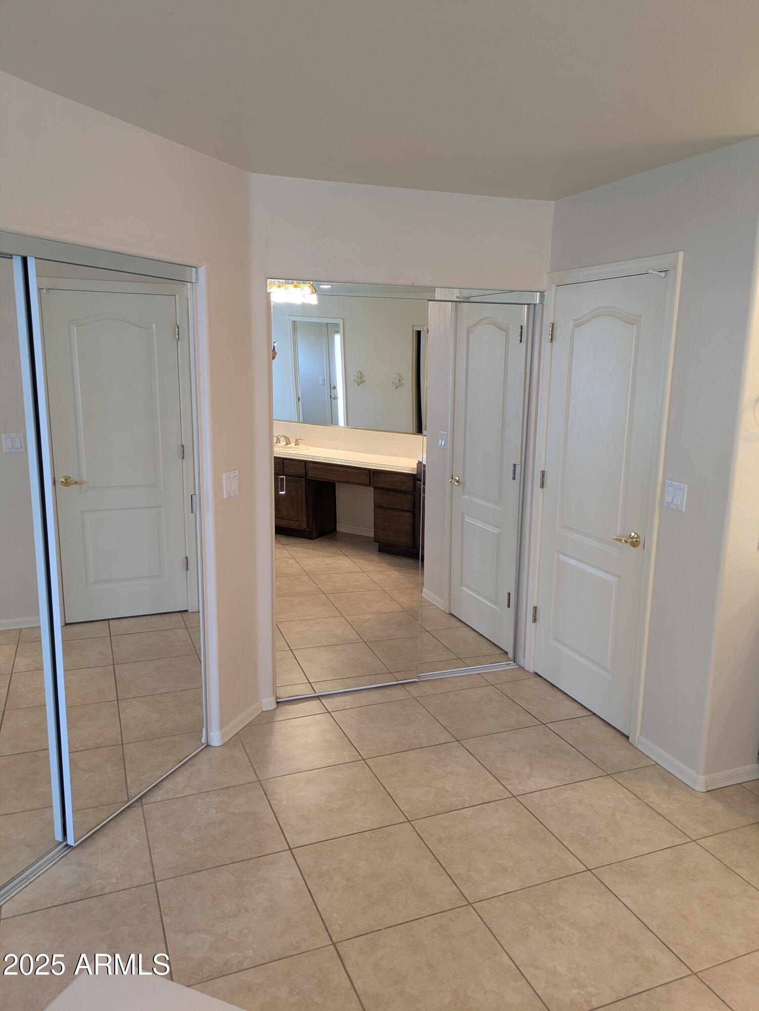 1548 E ESTRID Avenue