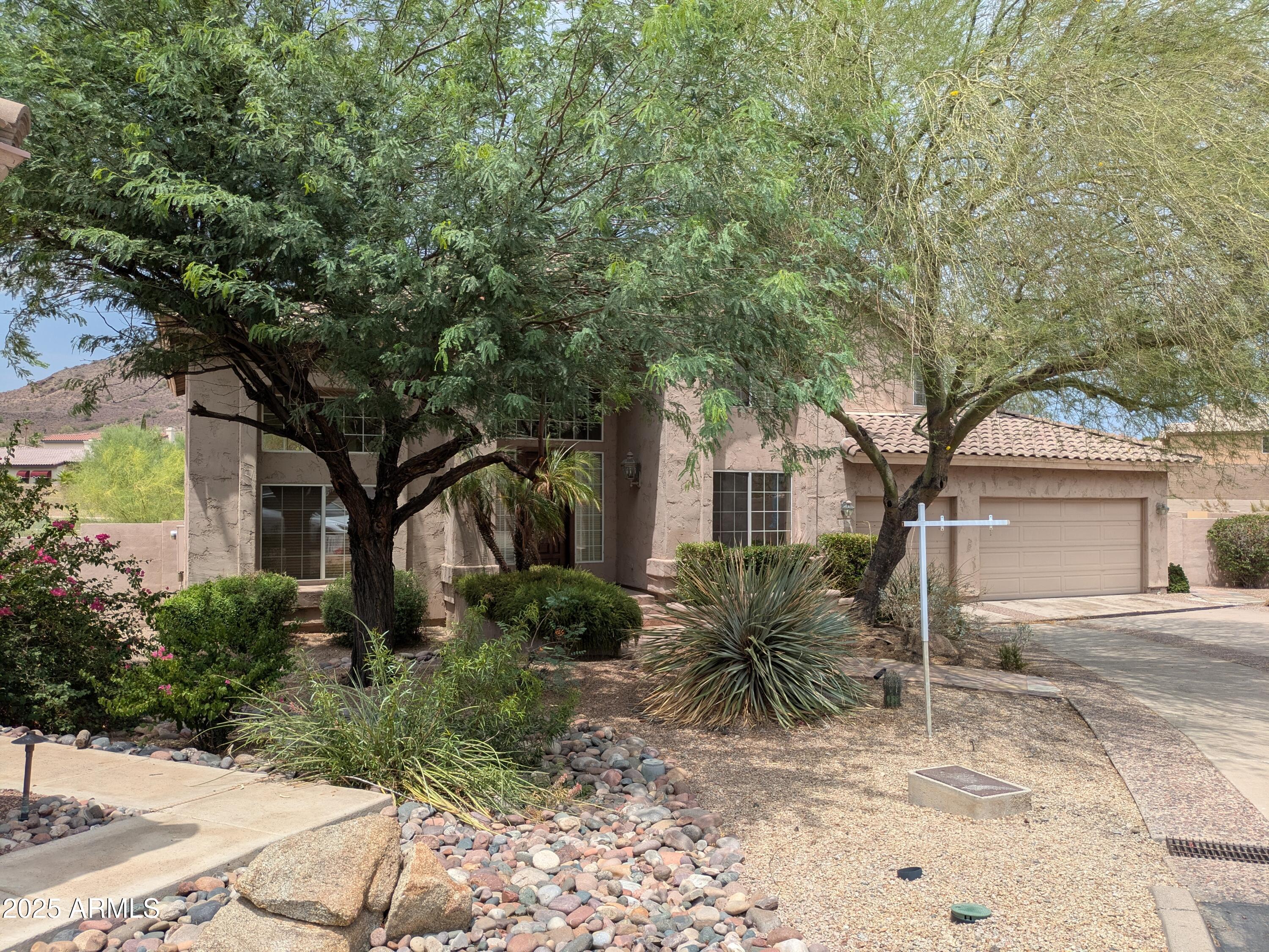 1548 E ESTRID Avenue