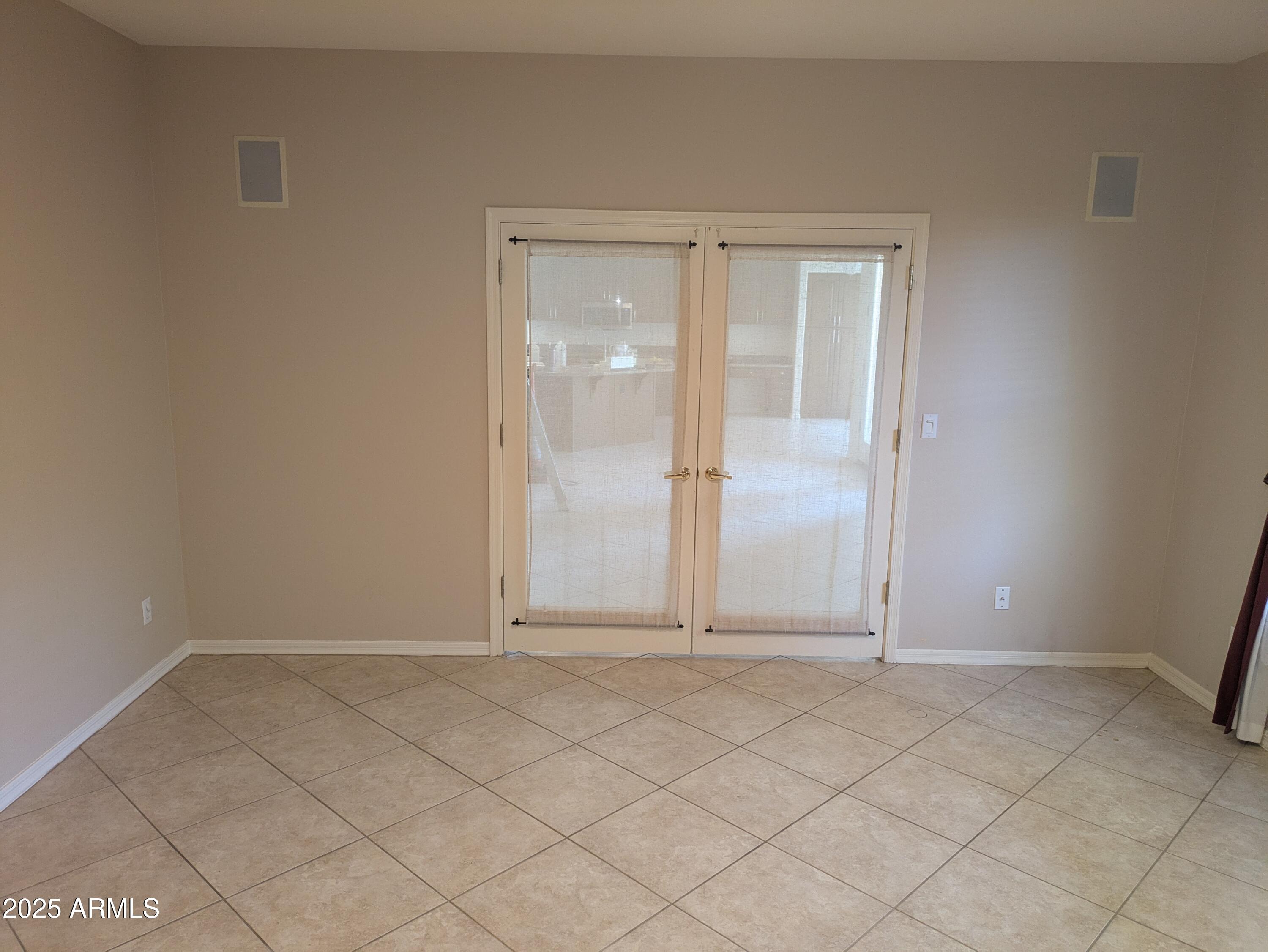 1548 E ESTRID Avenue