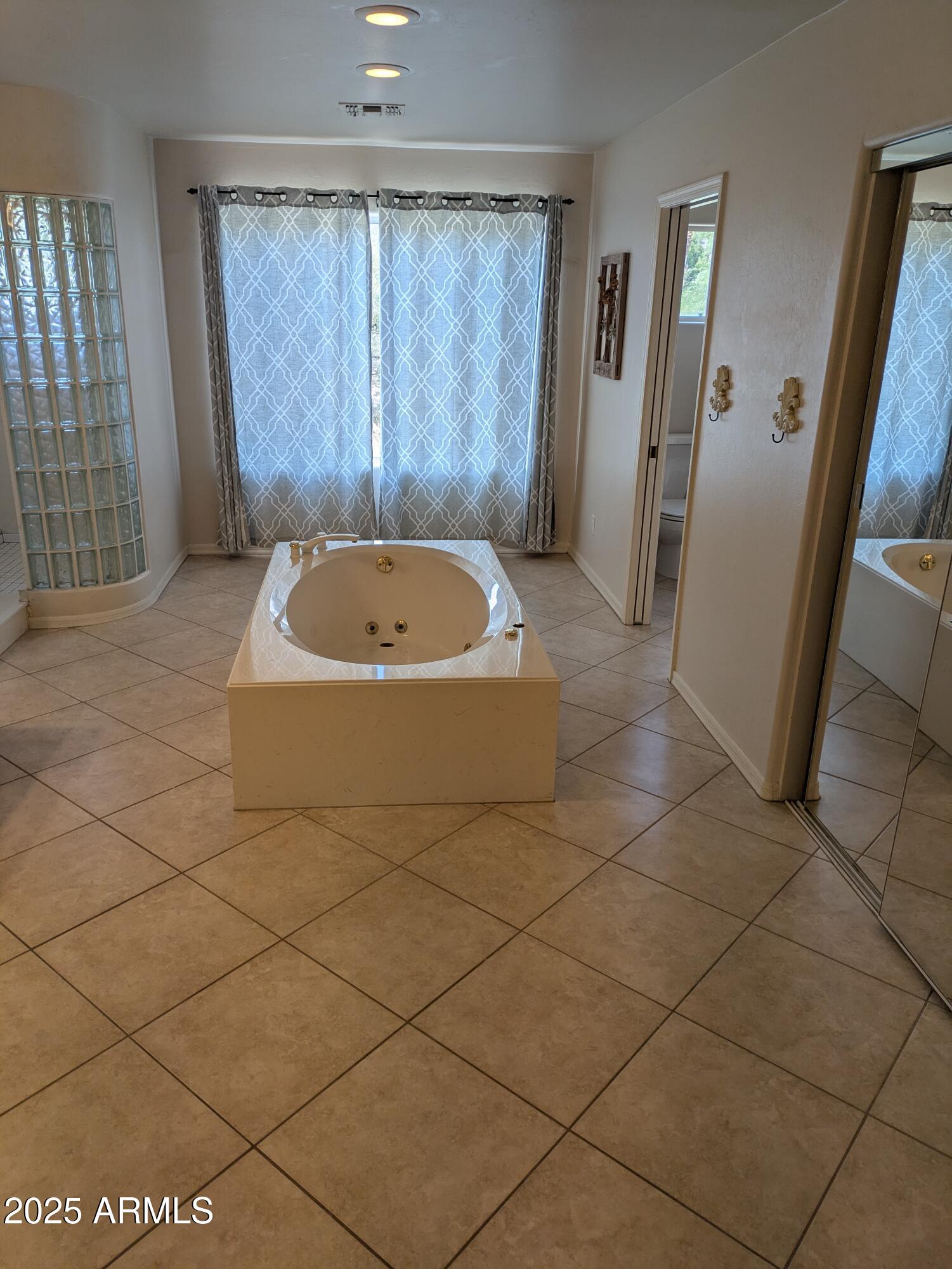 1548 E ESTRID Avenue