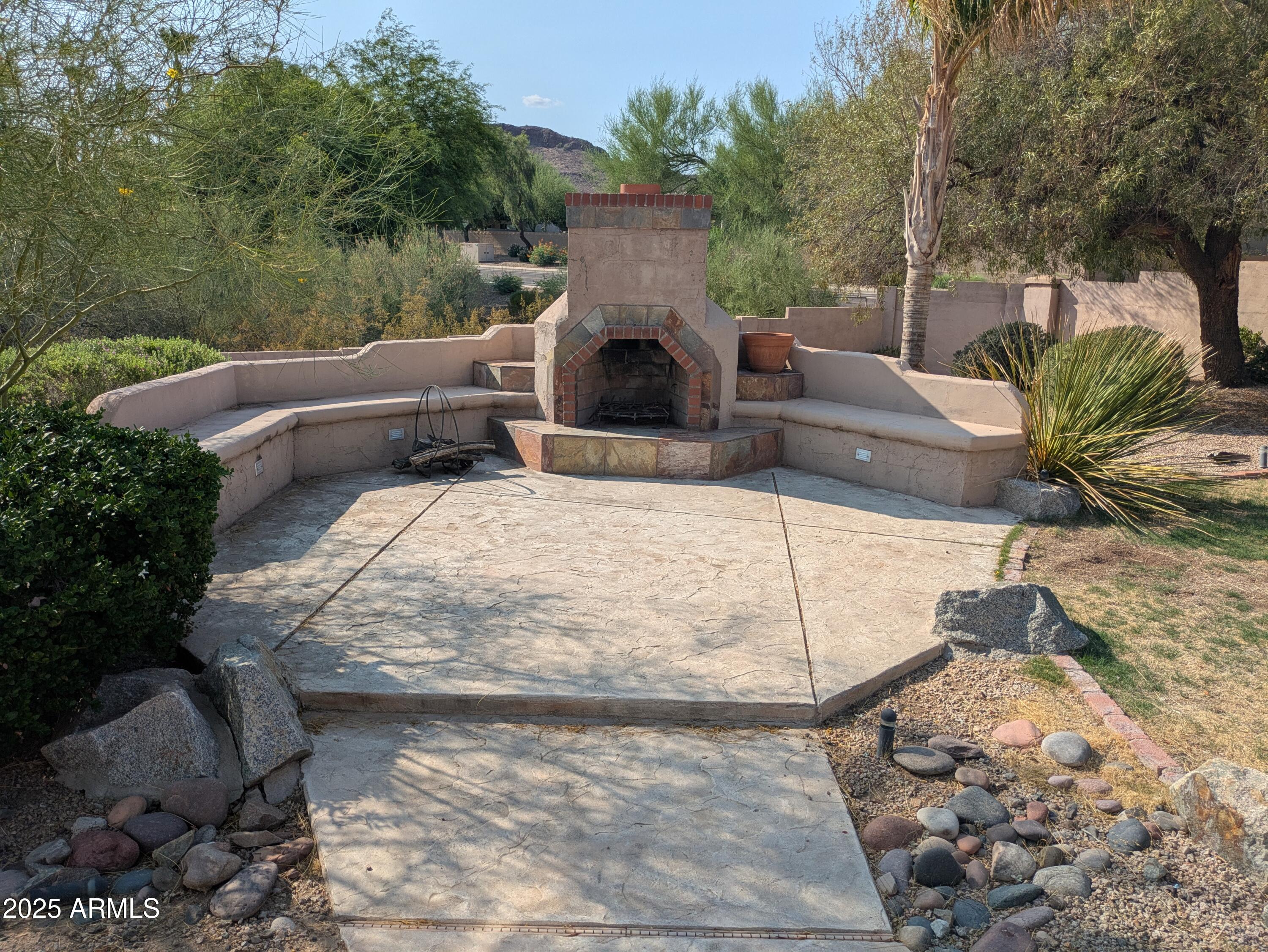 1548 E ESTRID Avenue