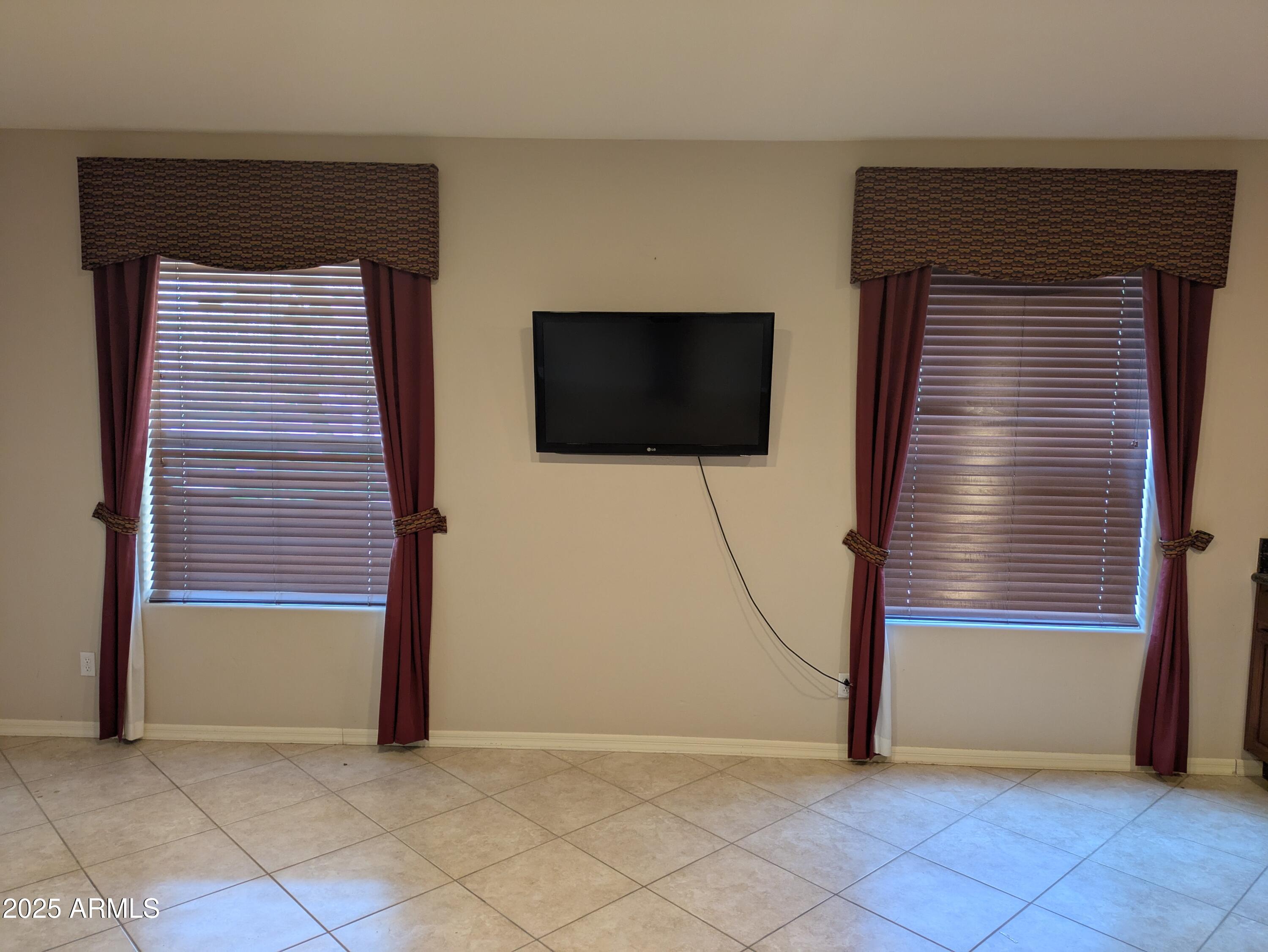 1548 E ESTRID Avenue