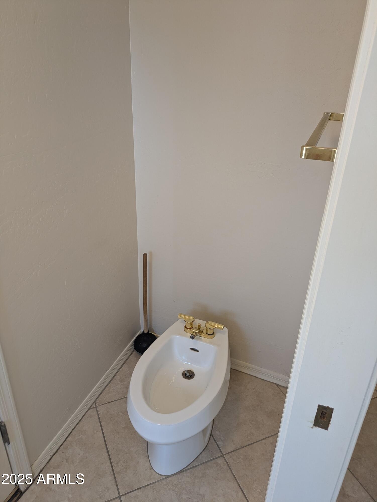 1548 E ESTRID Avenue