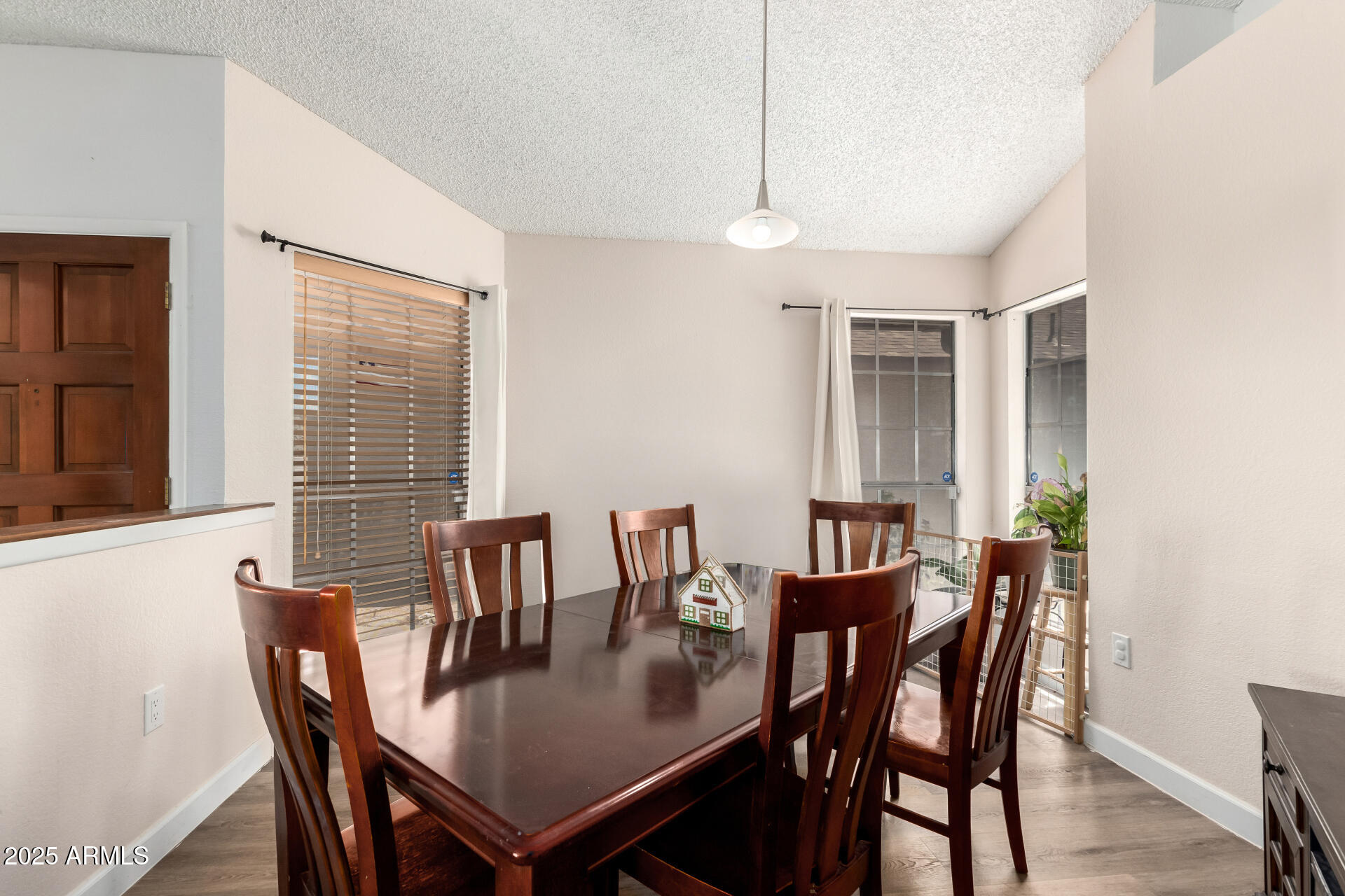 1214 W ESTRELLA Drive