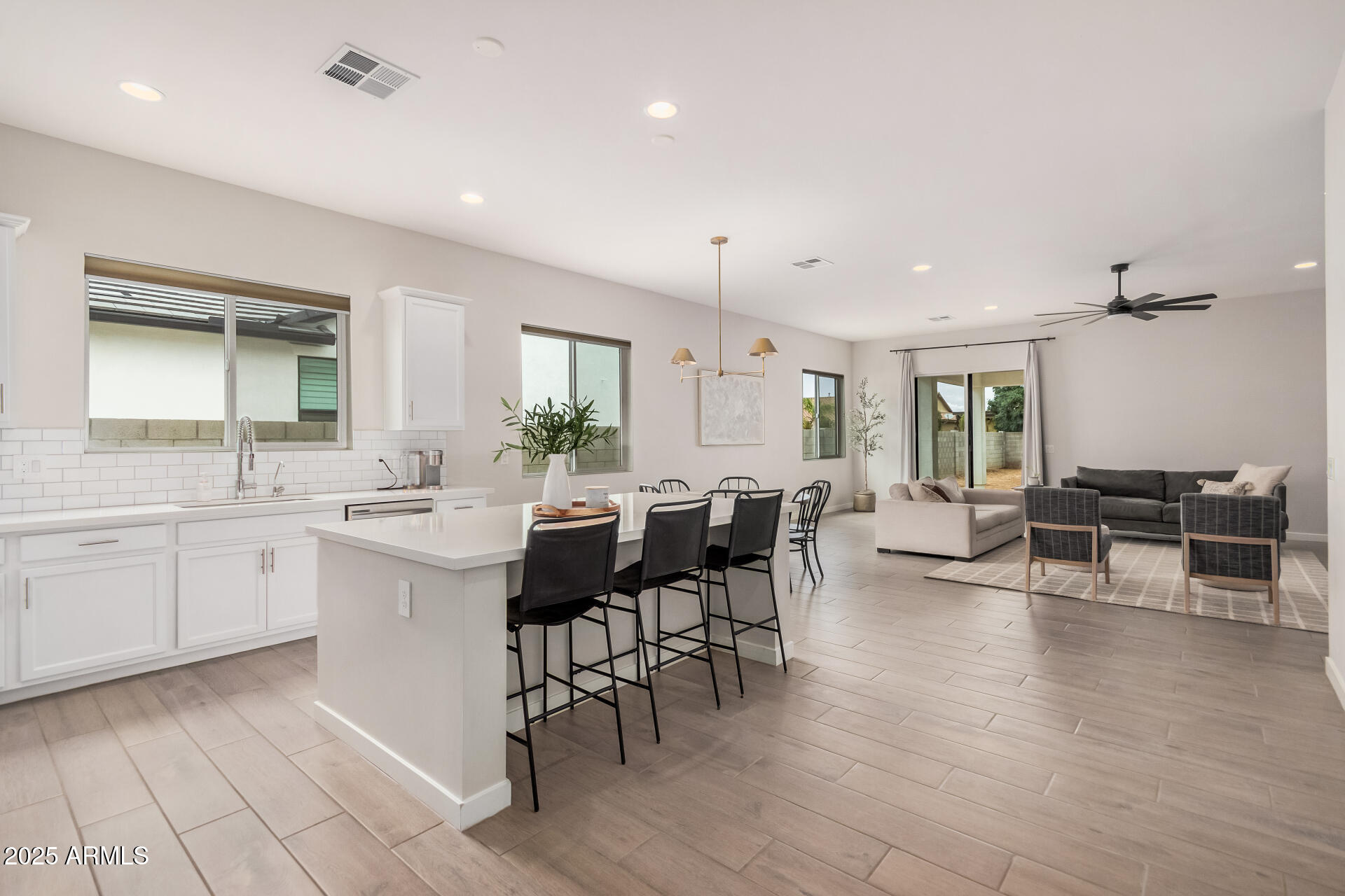 1138 E LA FORTUNA Court