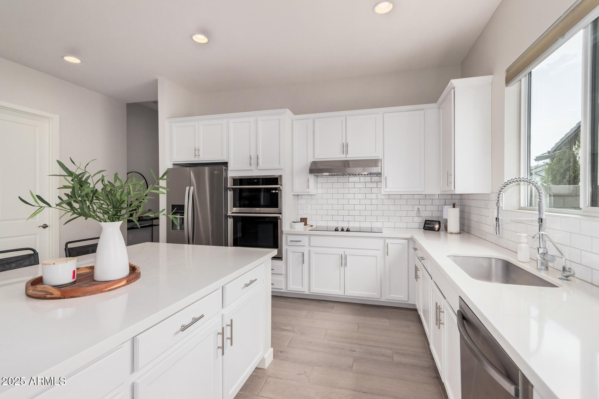 1138 E LA FORTUNA Court