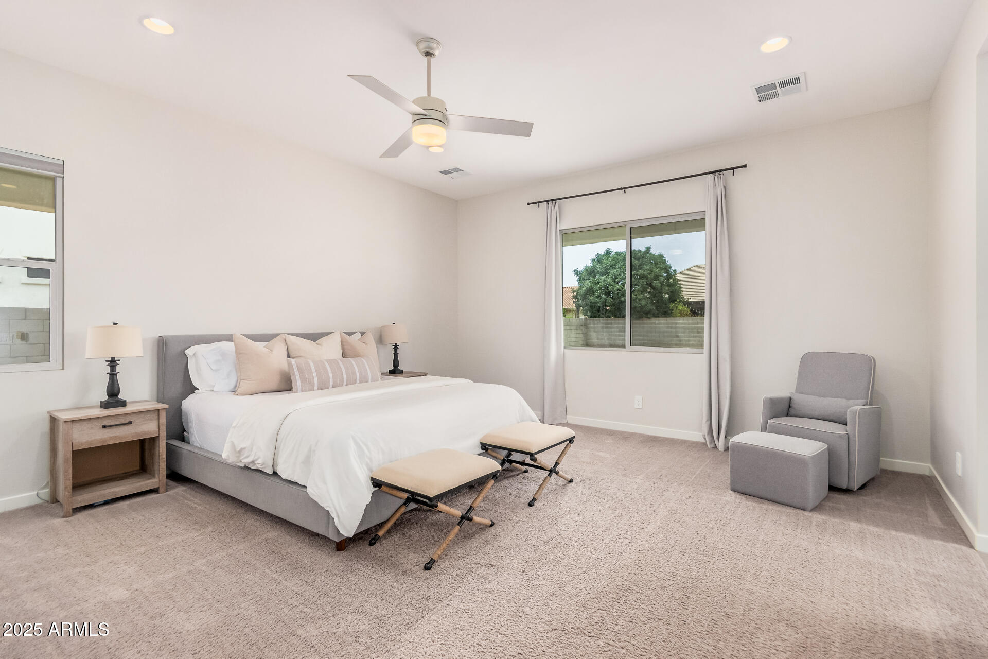 1138 E LA FORTUNA Court
