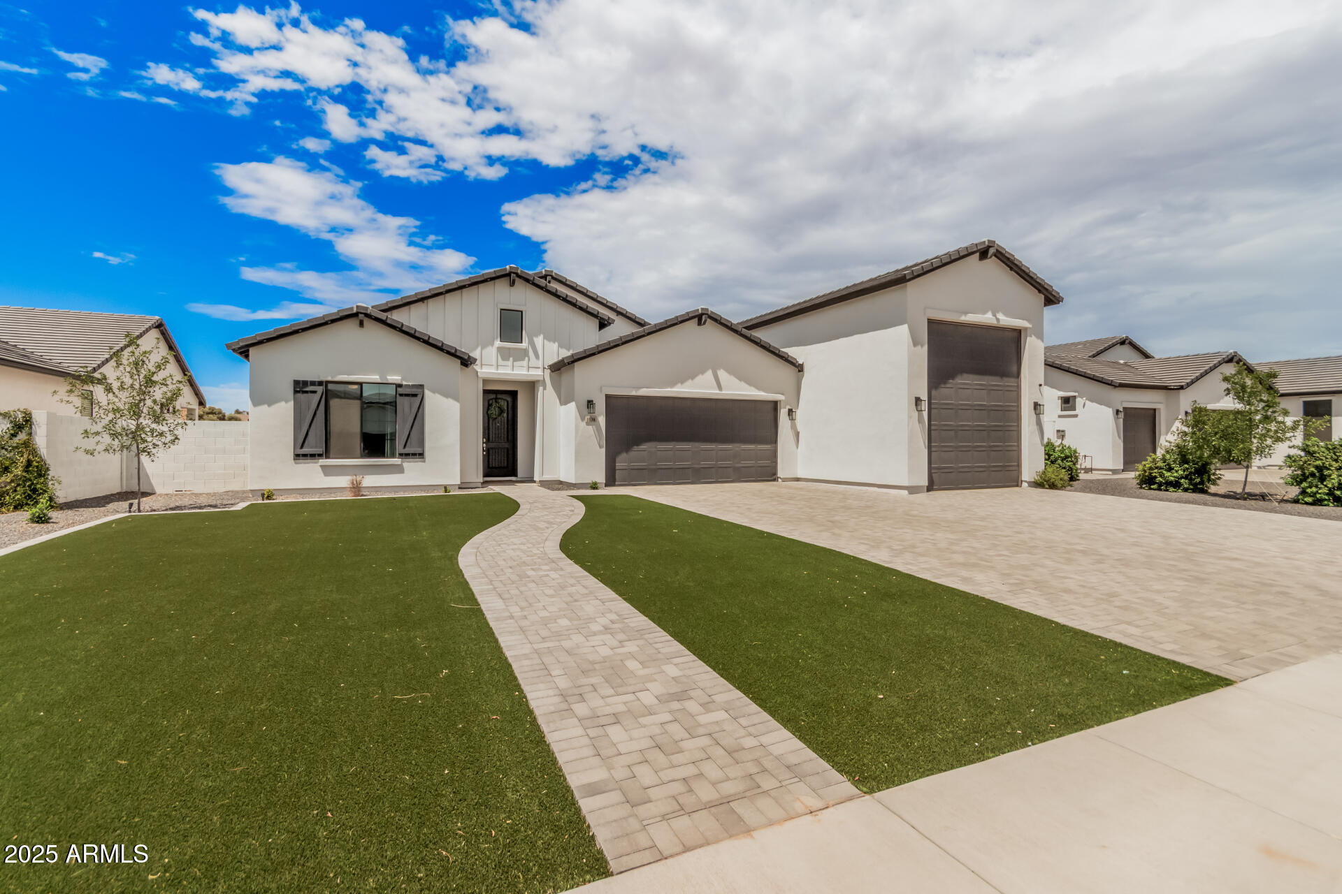 1138 E LA FORTUNA Court