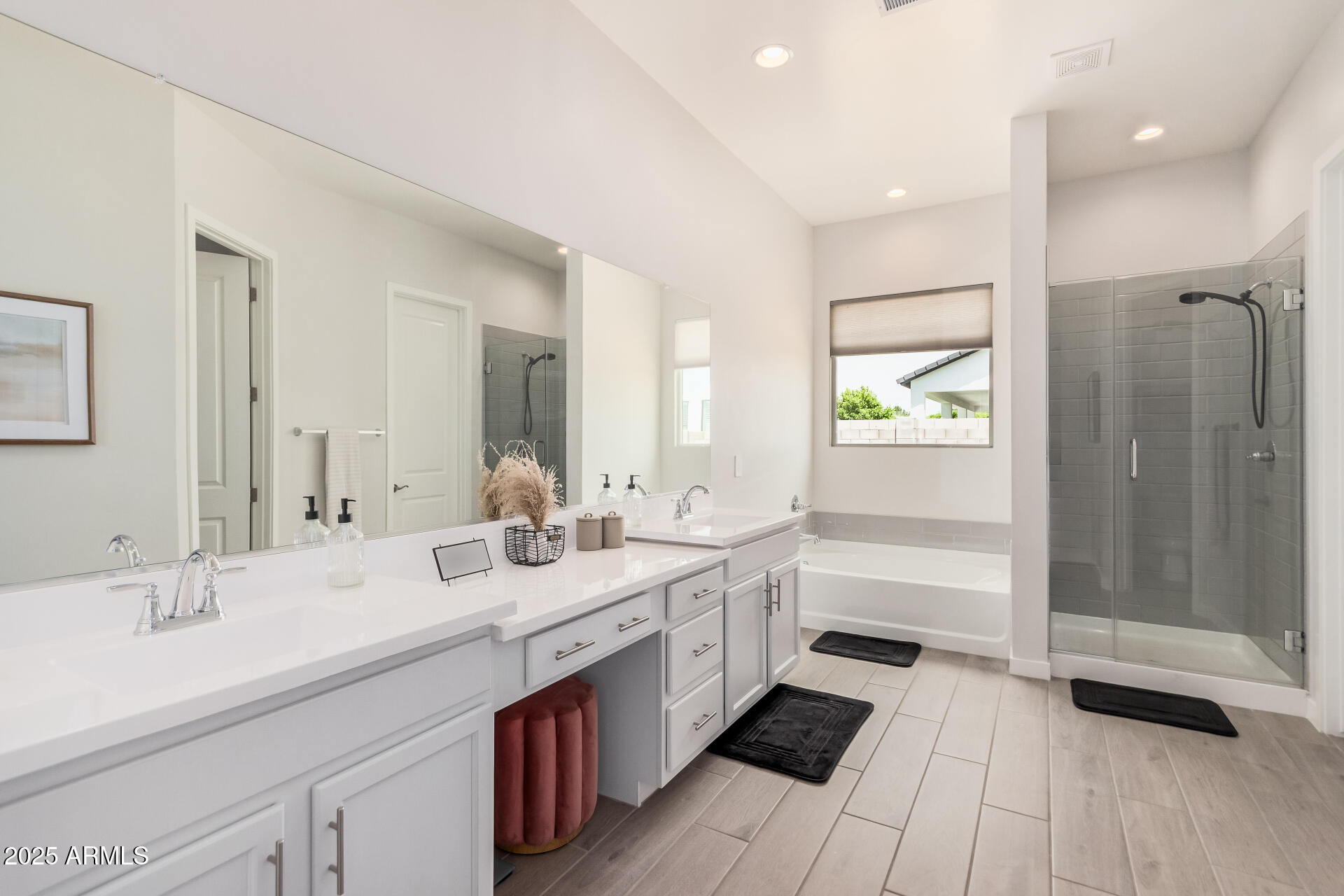 1138 E LA FORTUNA Court
