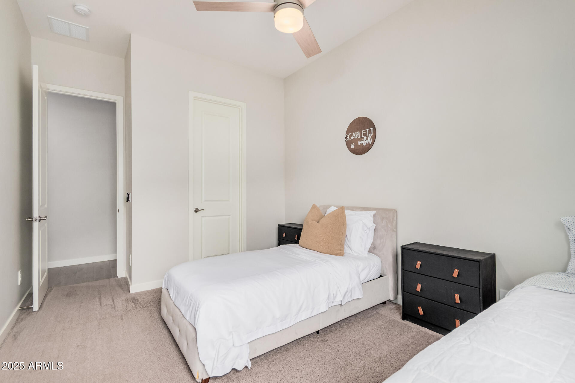 1138 E LA FORTUNA Court