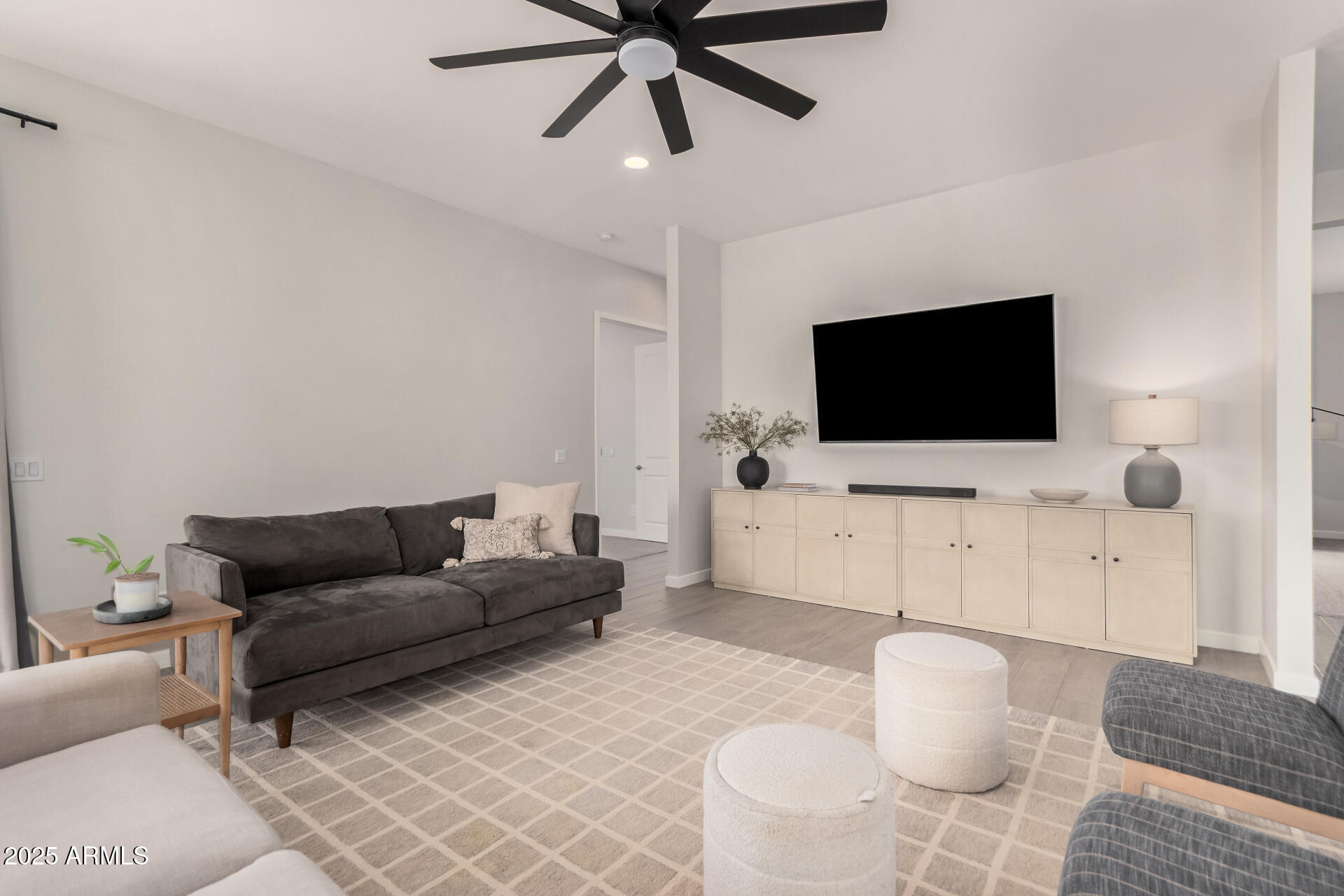 1138 E LA FORTUNA Court