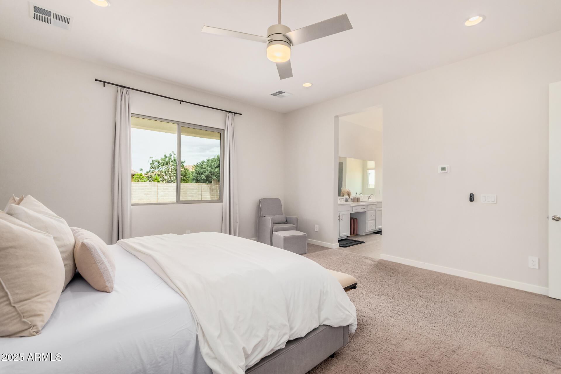 1138 E LA FORTUNA Court
