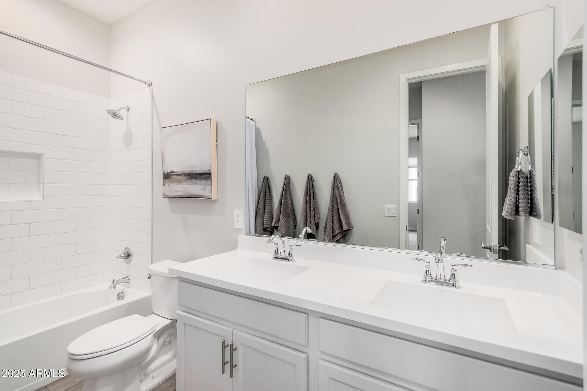 1138 E LA FORTUNA Court