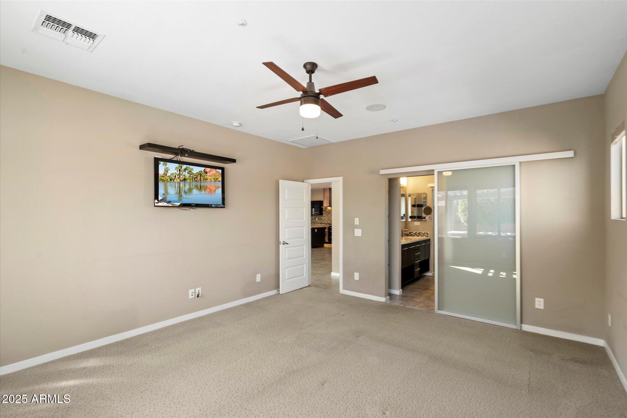 3553 E RAVENSWOOD Drive