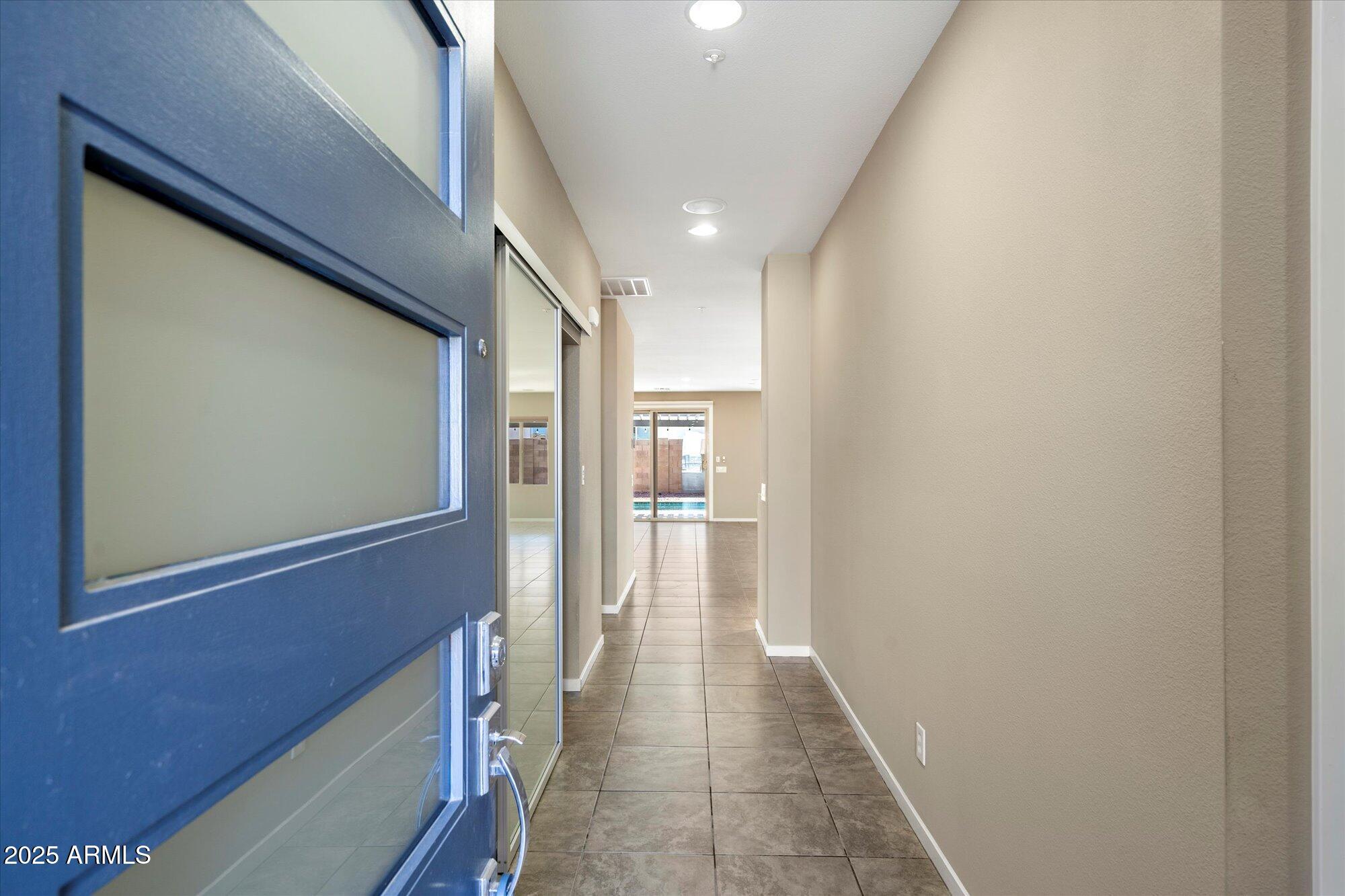 3553 E RAVENSWOOD Drive